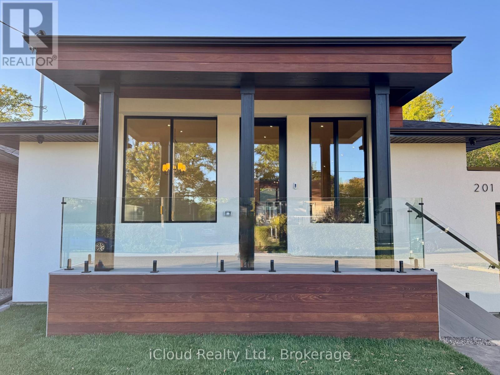 201 Troy Street, Mississauga, Ontario  L5G 1S9 - Photo 3 - W12884120