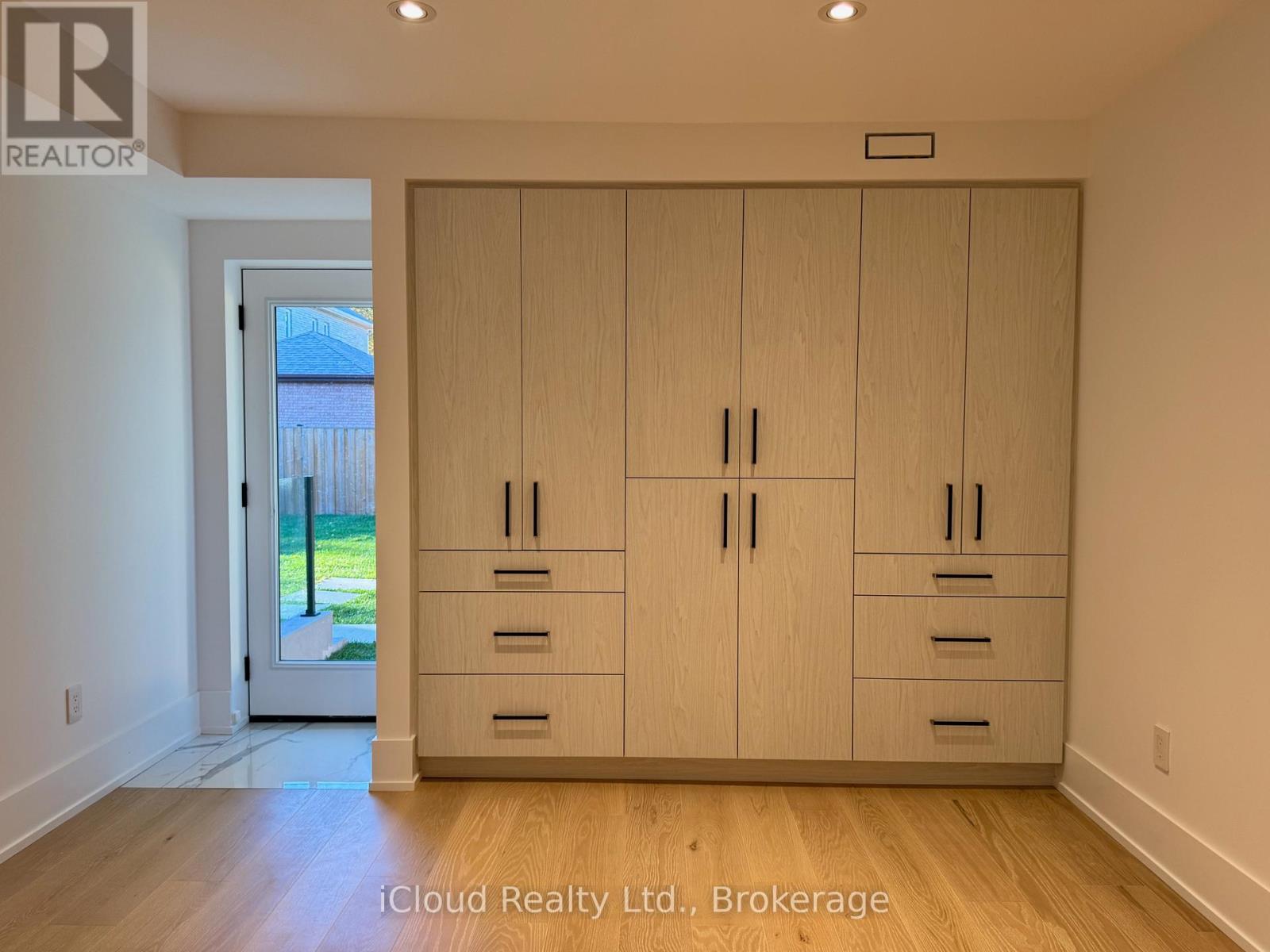 201 Troy Street, Mississauga, Ontario  L5G 1S9 - Photo 30 - W12884120