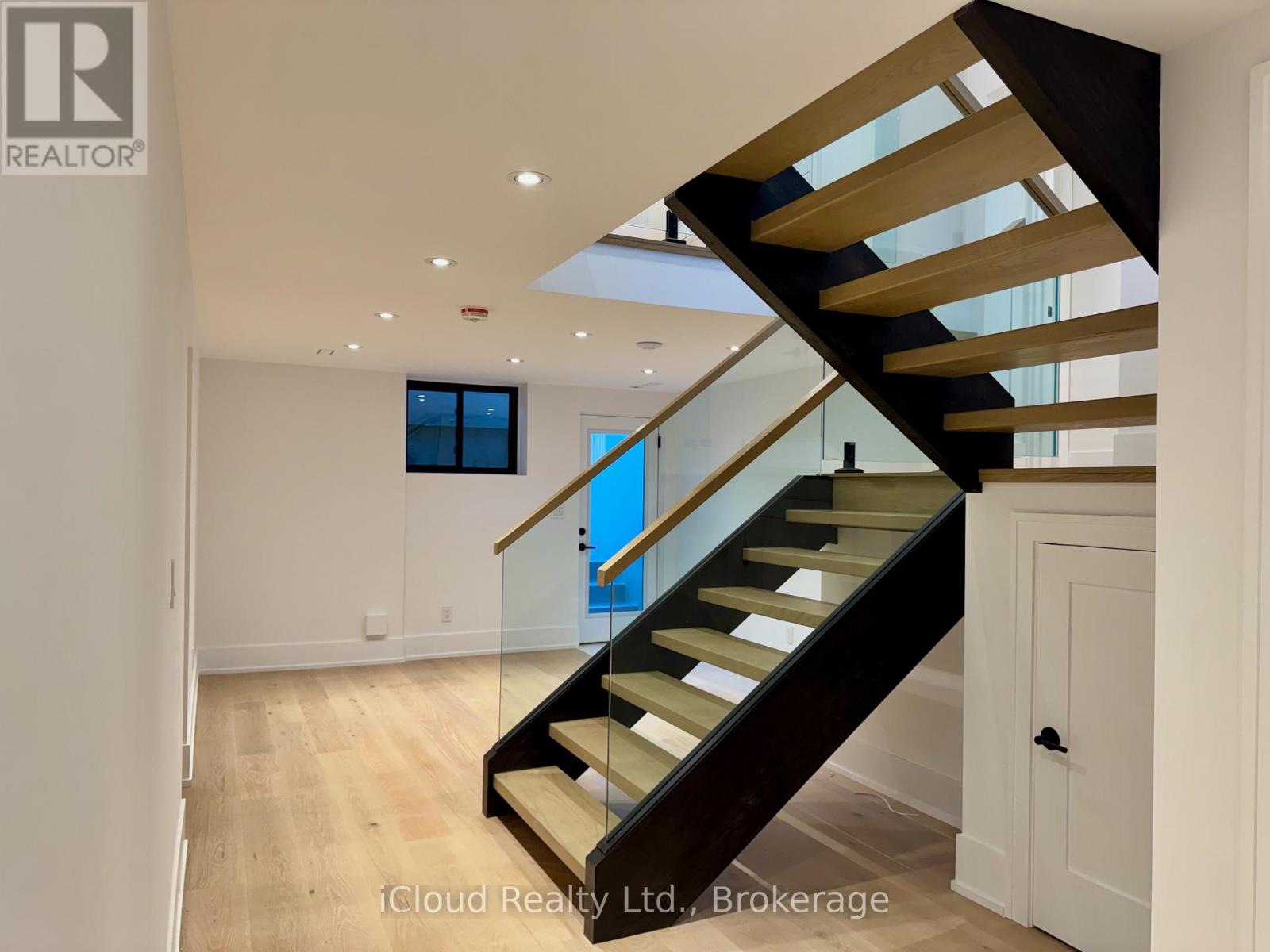 201 Troy Street, Mississauga, Ontario  L5G 1S9 - Photo 33 - W12884120