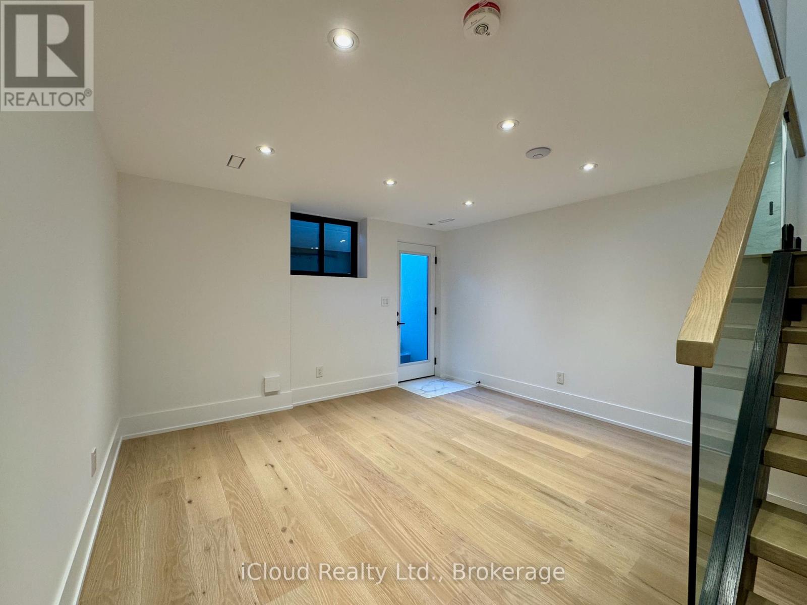 201 Troy Street, Mississauga, Ontario  L5G 1S9 - Photo 34 - W12884120