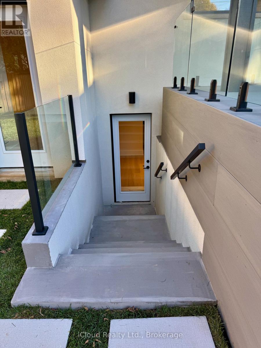 201 Troy Street, Mississauga, Ontario  L5G 1S9 - Photo 44 - W12884120