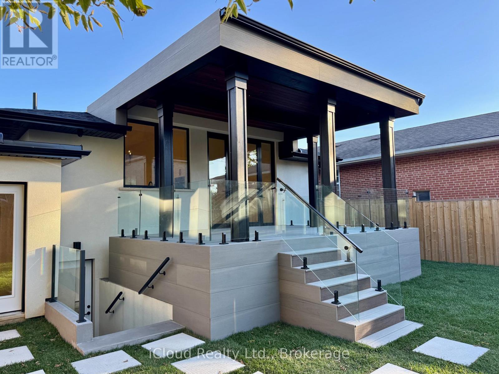 201 Troy Street, Mississauga, Ontario  L5G 1S9 - Photo 46 - W12884120