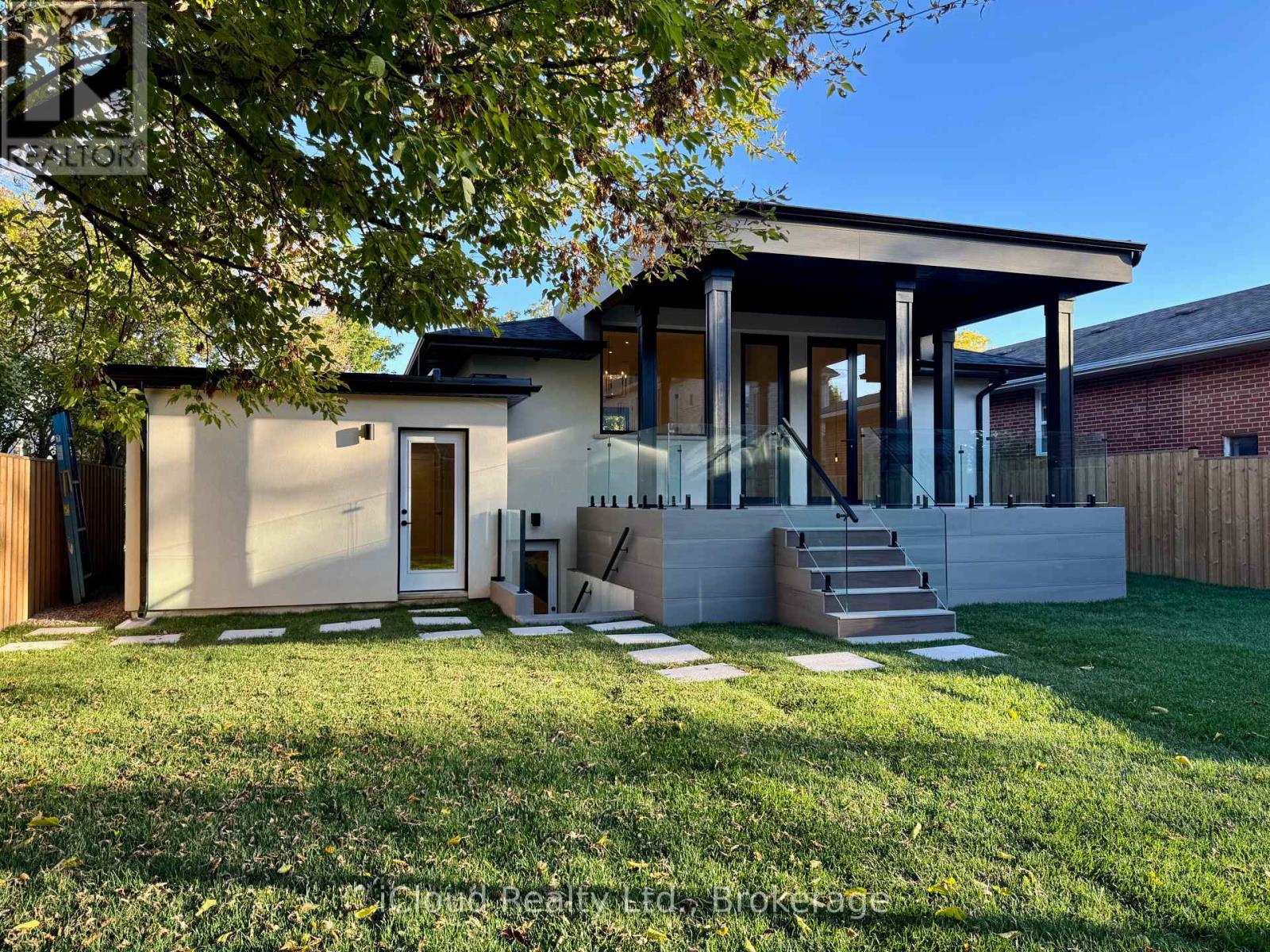 201 Troy Street, Mississauga, Ontario  L5G 1S9 - Photo 47 - W12884120