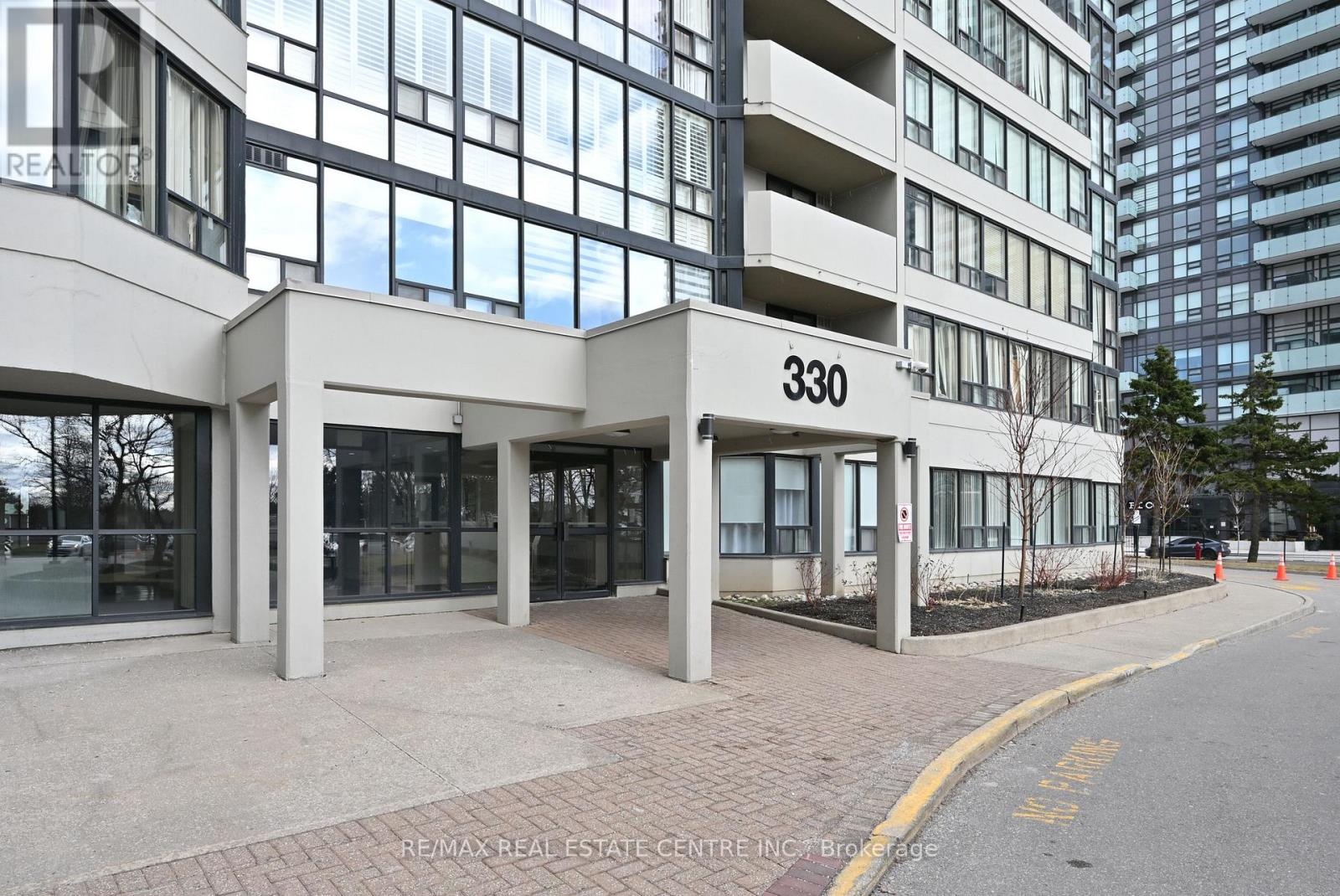 #609 - 330 Rathburn Road W, Mississauga (Creditview), Ontario  L5B 3Y1 - Photo 2 - W12884130