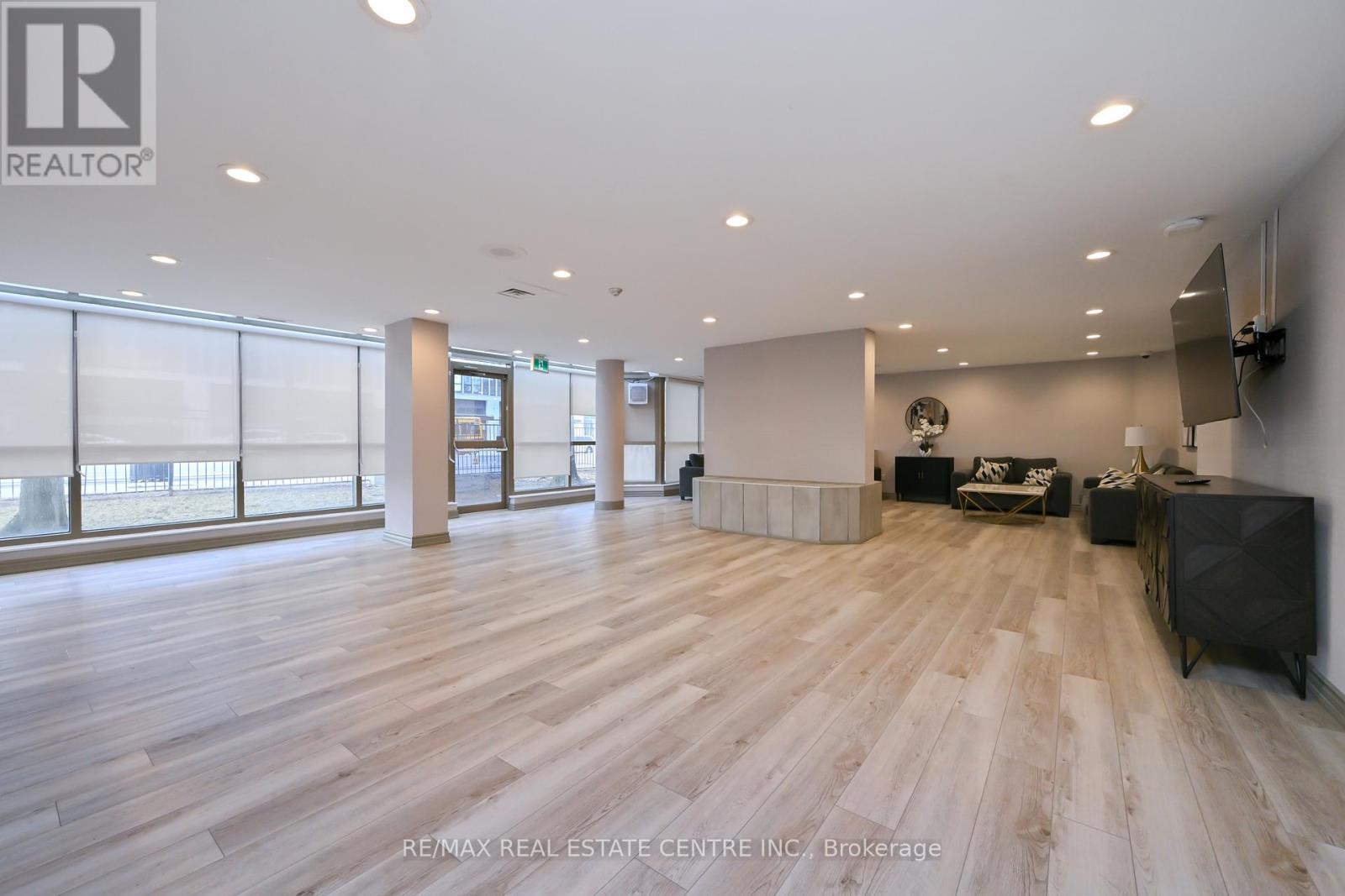 #609 - 330 Rathburn Road W, Mississauga (Creditview), Ontario  L5B 3Y1 - Photo 28 - W12884130