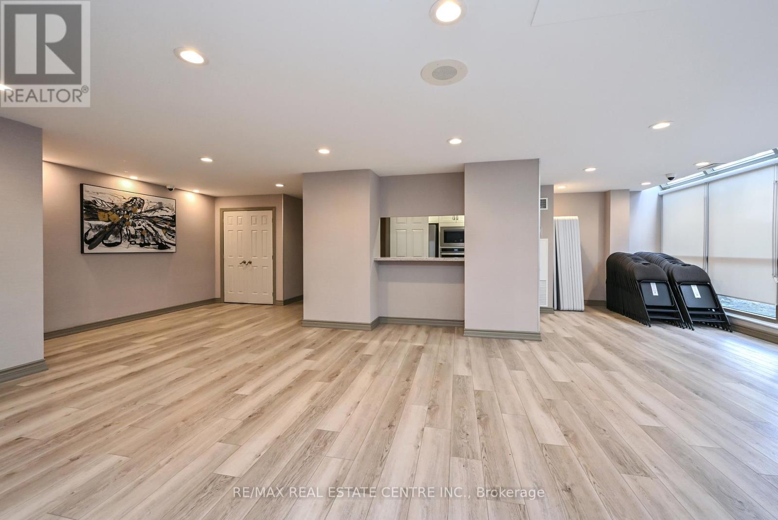 #609 - 330 Rathburn Road W, Mississauga (Creditview), Ontario  L5B 3Y1 - Photo 30 - W12884130