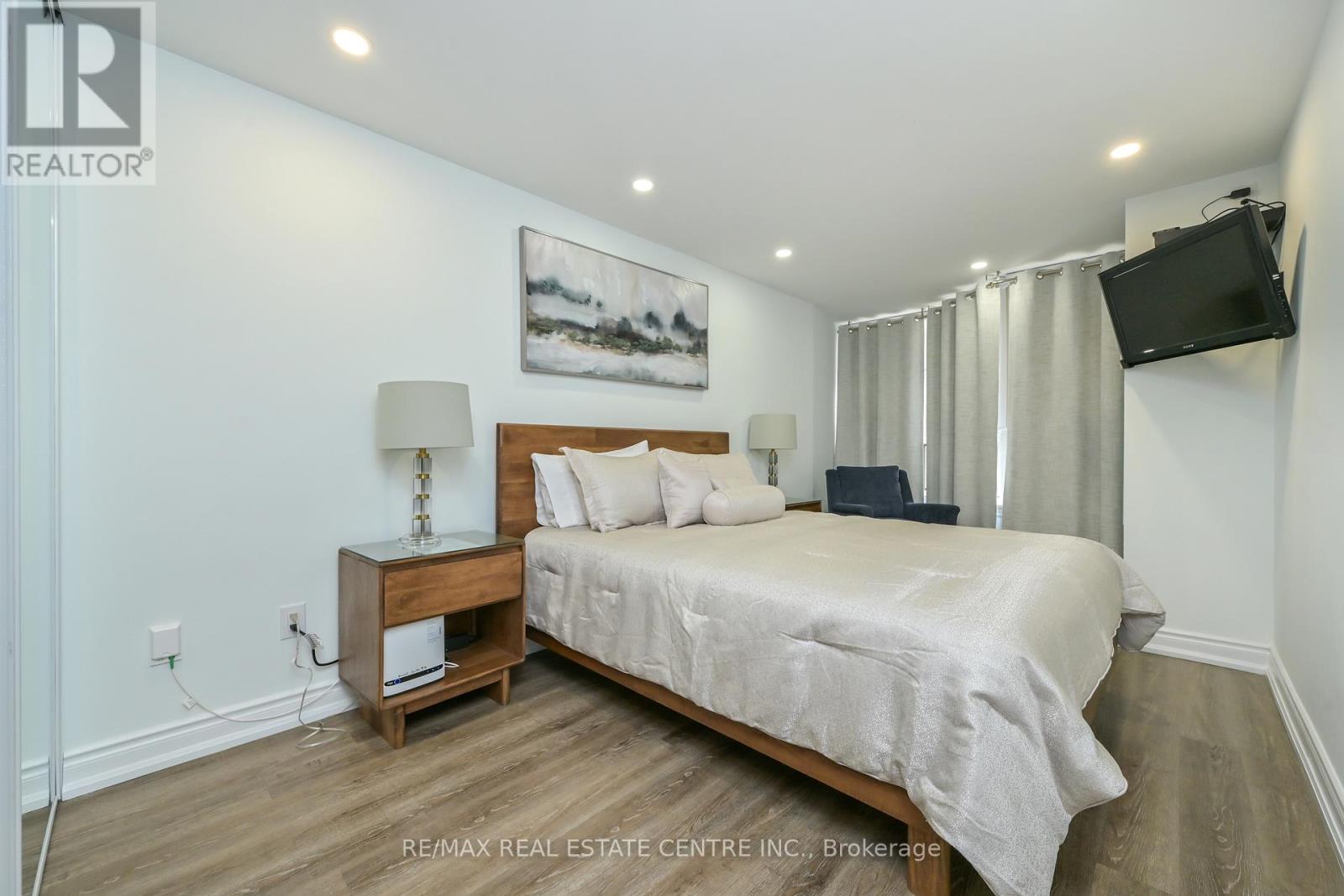 #609 - 330 Rathburn Road W, Mississauga (Creditview), Ontario  L5B 3Y1 - Photo 42 - W12884130