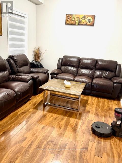 11 Kettlewell Crescent, Brampton (Sandringham-Wellington), Ontario  L6R 0T3 - Photo 10 - W12884148