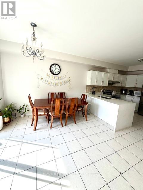 11 Kettlewell Crescent, Brampton (Sandringham-Wellington), Ontario  L6R 0T3 - Photo 6 - W12884148