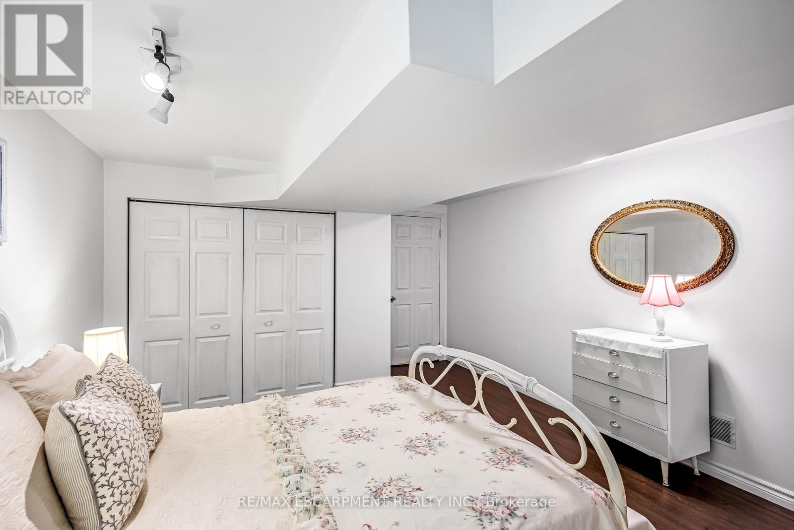 65 Thistlemoor Drive, Haldimand, Ontario  N3W 2K5 - Photo 40 - X12884122