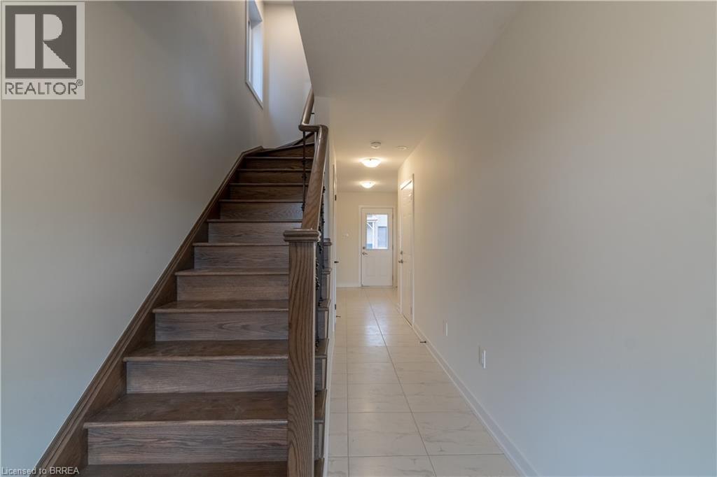 237 Gillespie Drive, Brantford, Ontario  N3T 0W2 - Photo 2 - 40812281