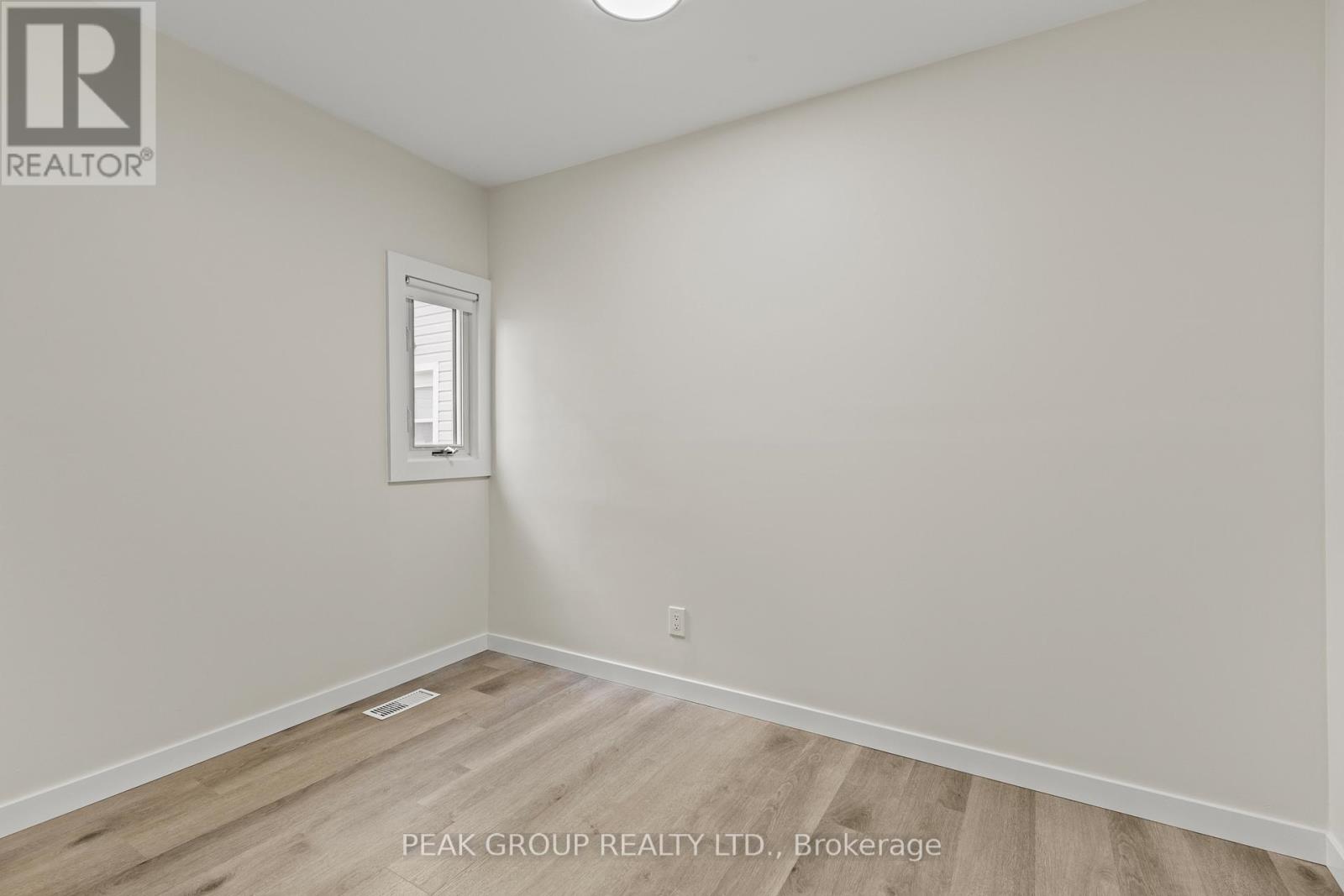 214 Mitchell Street, Port Colborne, Ontario  L3K 1Y3 - Photo 13 - X12884168