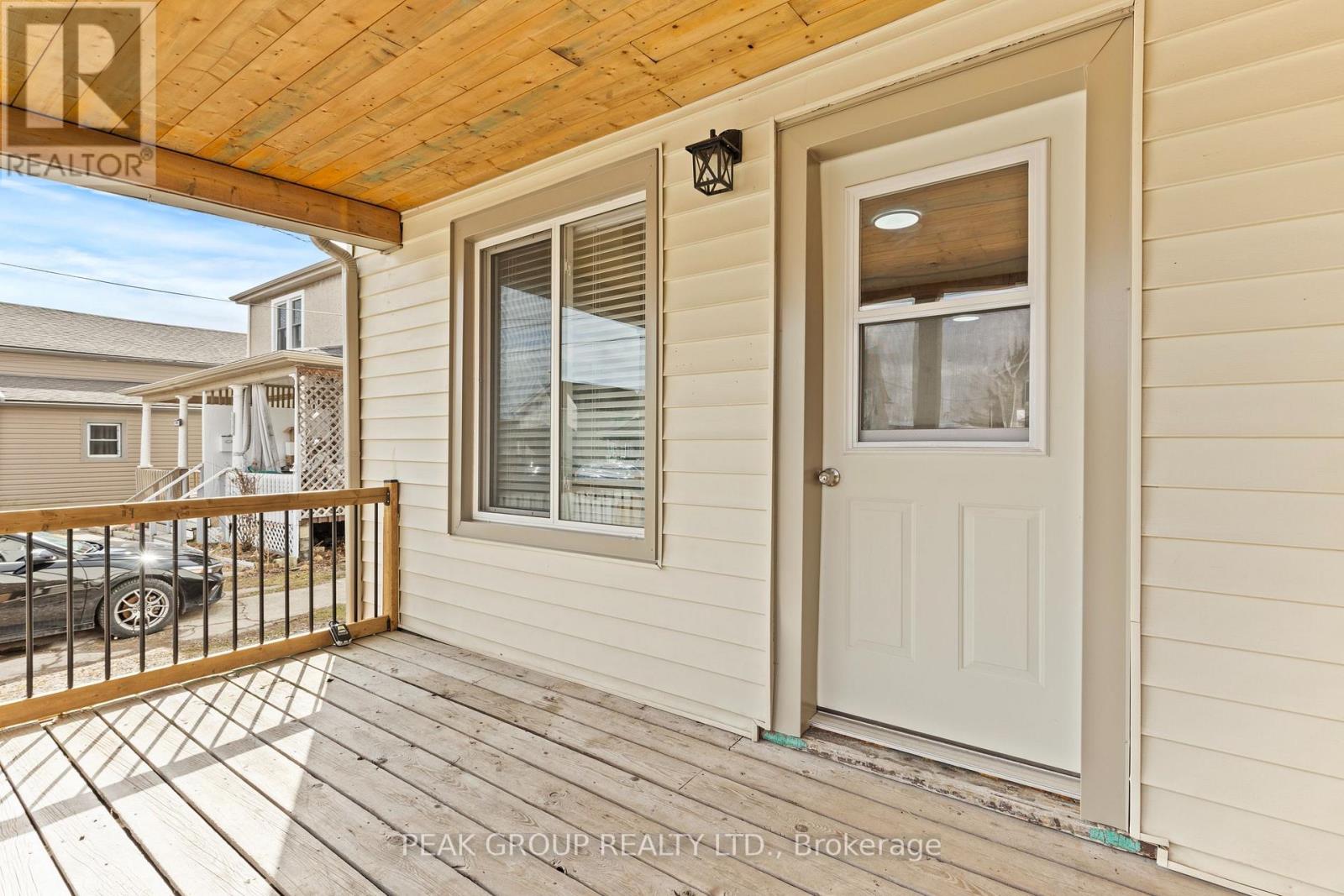 214 Mitchell Street, Port Colborne, Ontario  L3K 1Y3 - Photo 5 - X12884168