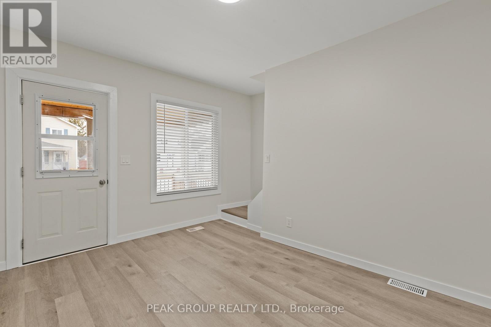 214 Mitchell Street, Port Colborne, Ontario  L3K 1Y3 - Photo 6 - X12884168