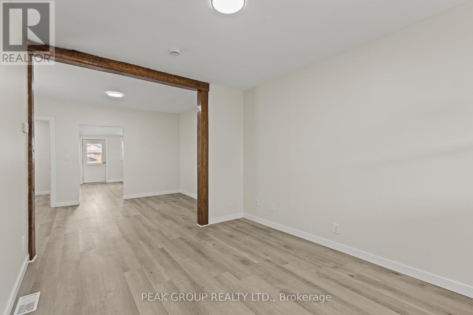 214 Mitchell Street, Port Colborne, Ontario  L3K 1Y3 - Photo 9 - X12884168