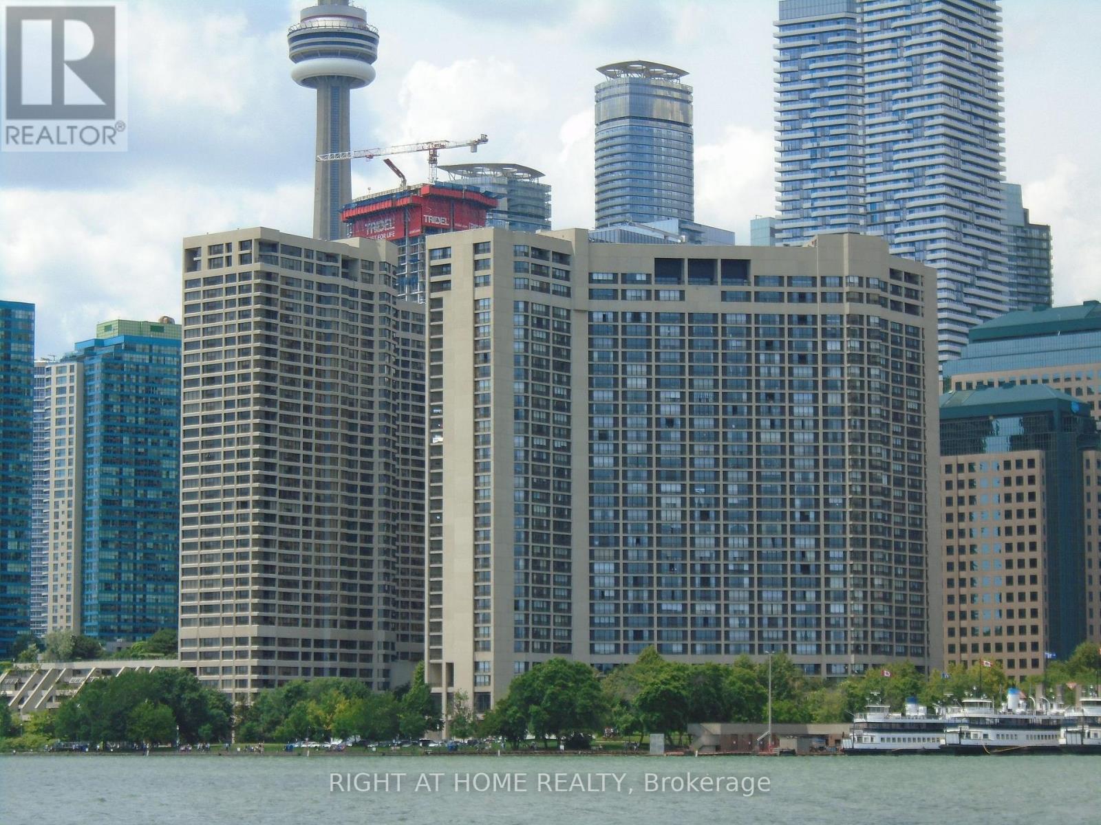 838 - 33 HARBOUR SQUARE, Toronto, Ontario