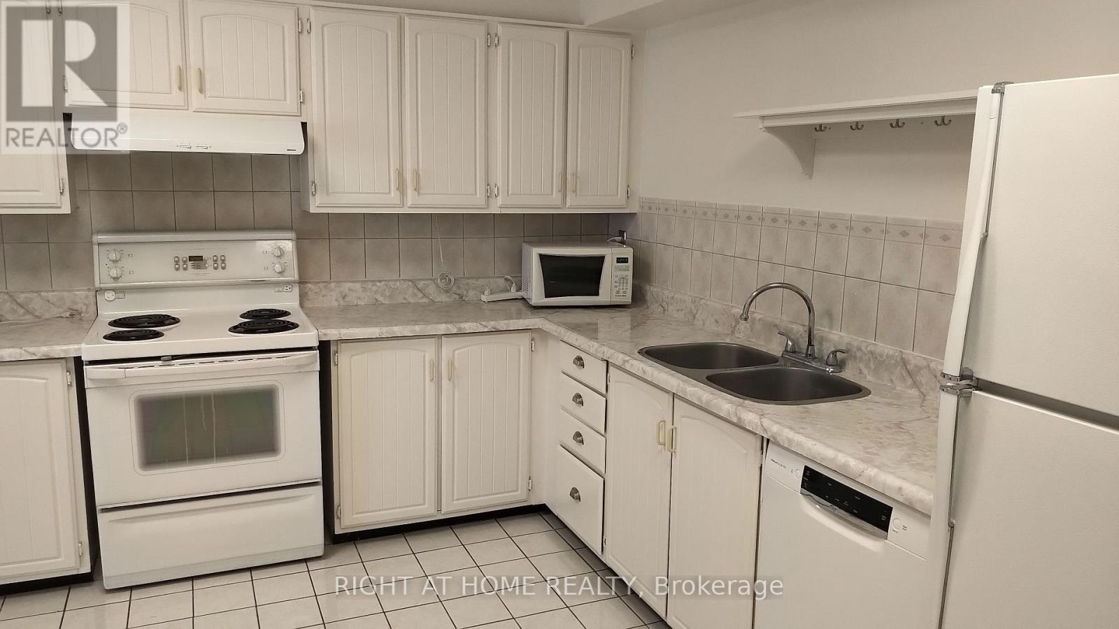 838 - 33 Harbour Square, Toronto, Ontario  M5J 2G2 - Photo 11 - C12884166