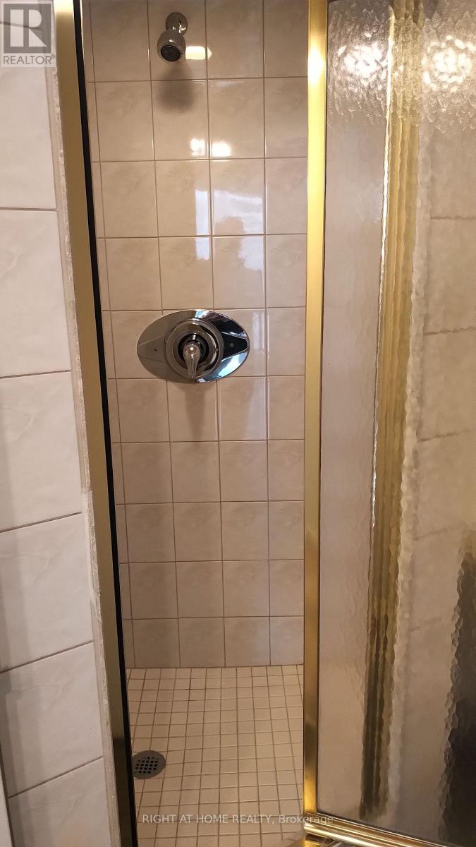 838 - 33 Harbour Square, Toronto, Ontario  M5J 2G2 - Photo 12 - C12884166