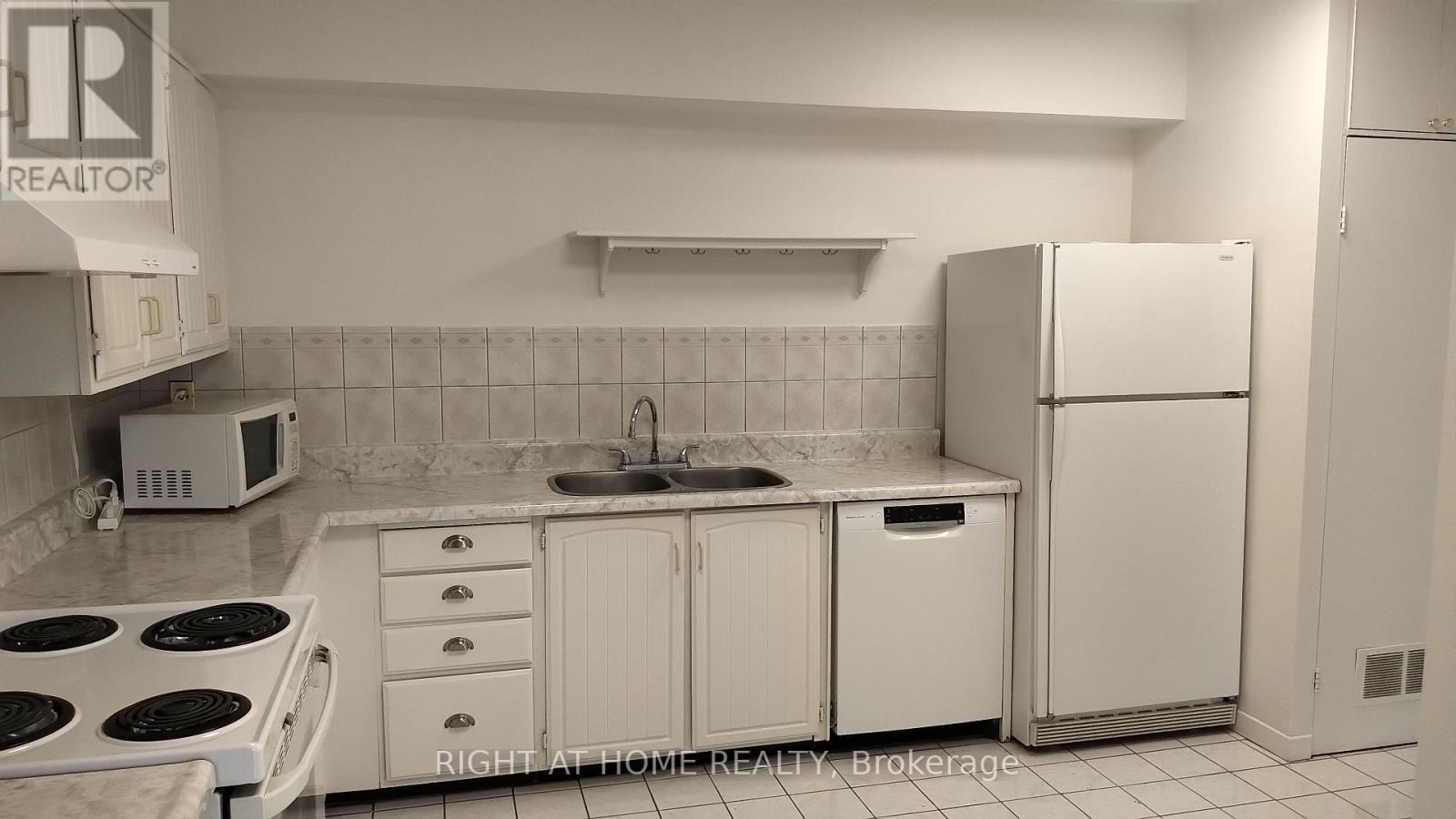 838 - 33 Harbour Square, Toronto, Ontario  M5J 2G2 - Photo 14 - C12884166