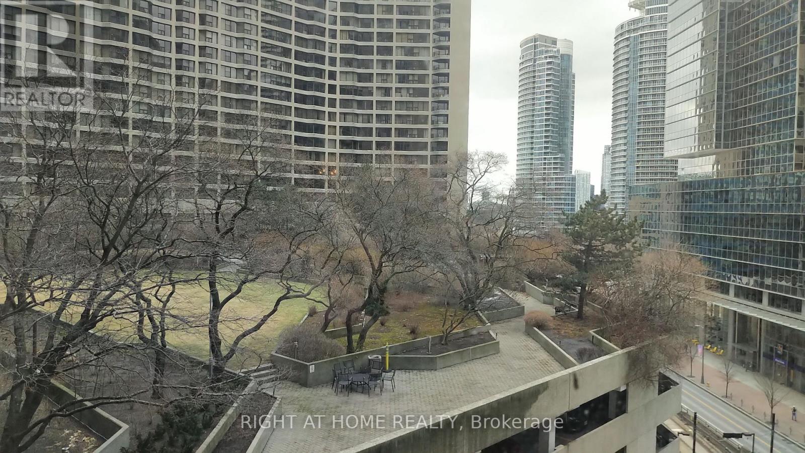 838 - 33 Harbour Square, Toronto, Ontario  M5J 2G2 - Photo 16 - C12884166