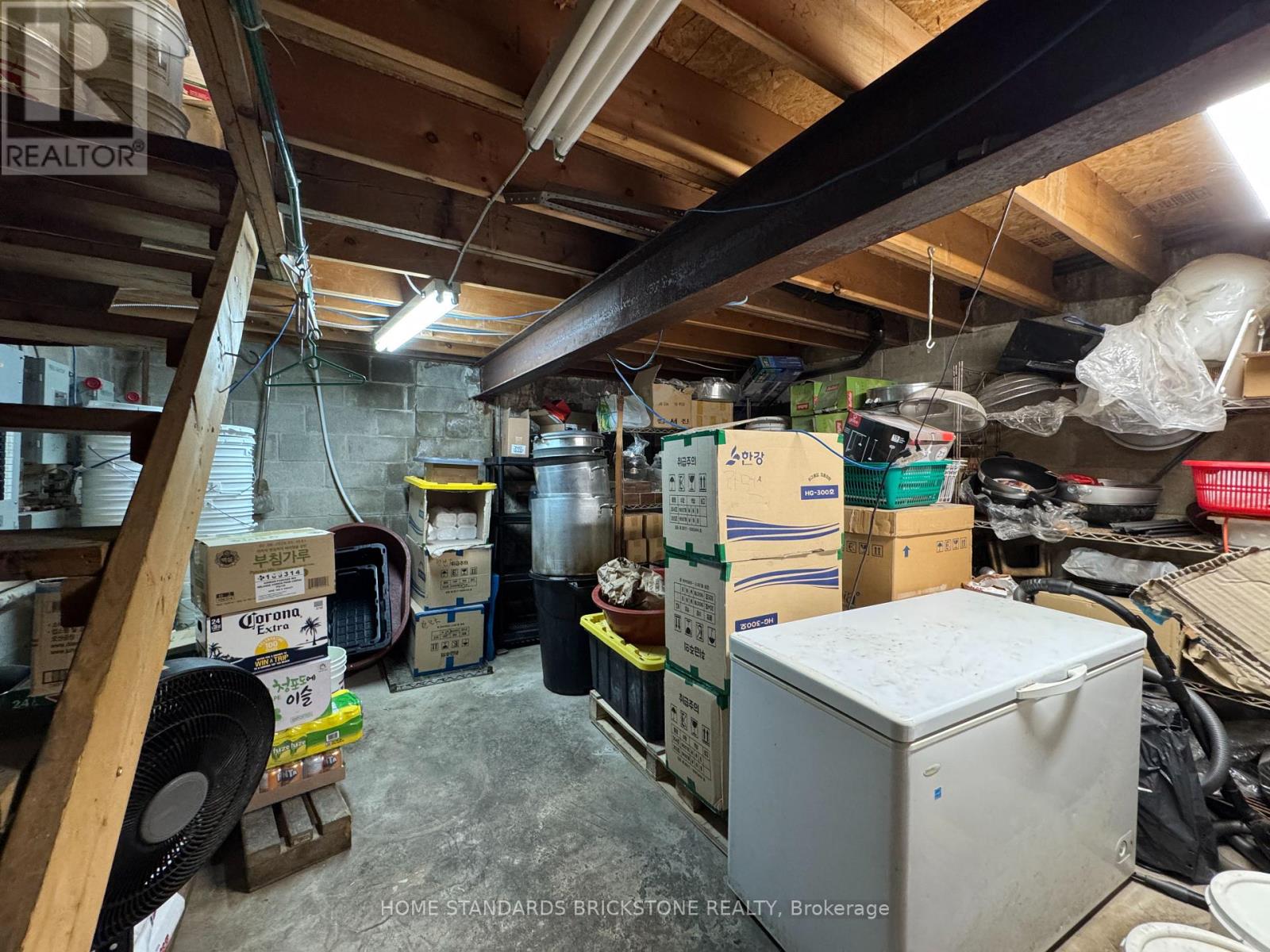 586 Bloor Street W, Toronto, Ontario  M6G 1K4 - Photo 12 - C12884196