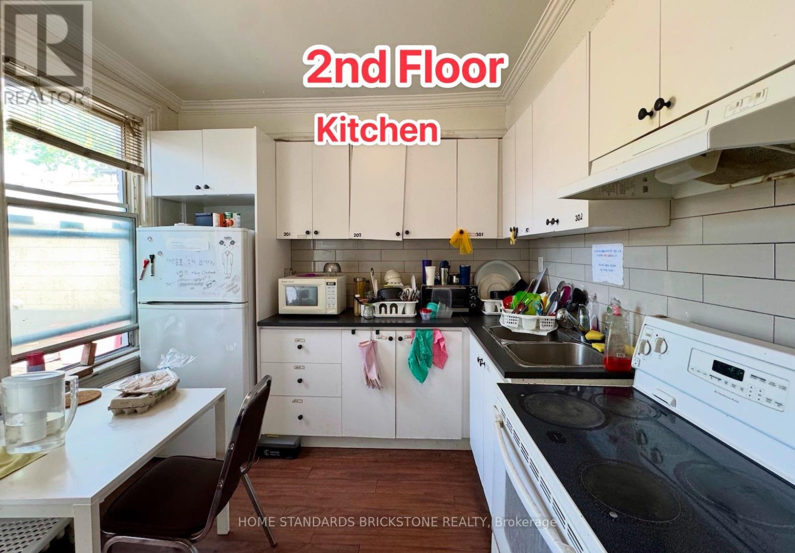 586 Bloor Street W, Toronto, Ontario  M6G 1K4 - Photo 18 - C12884196