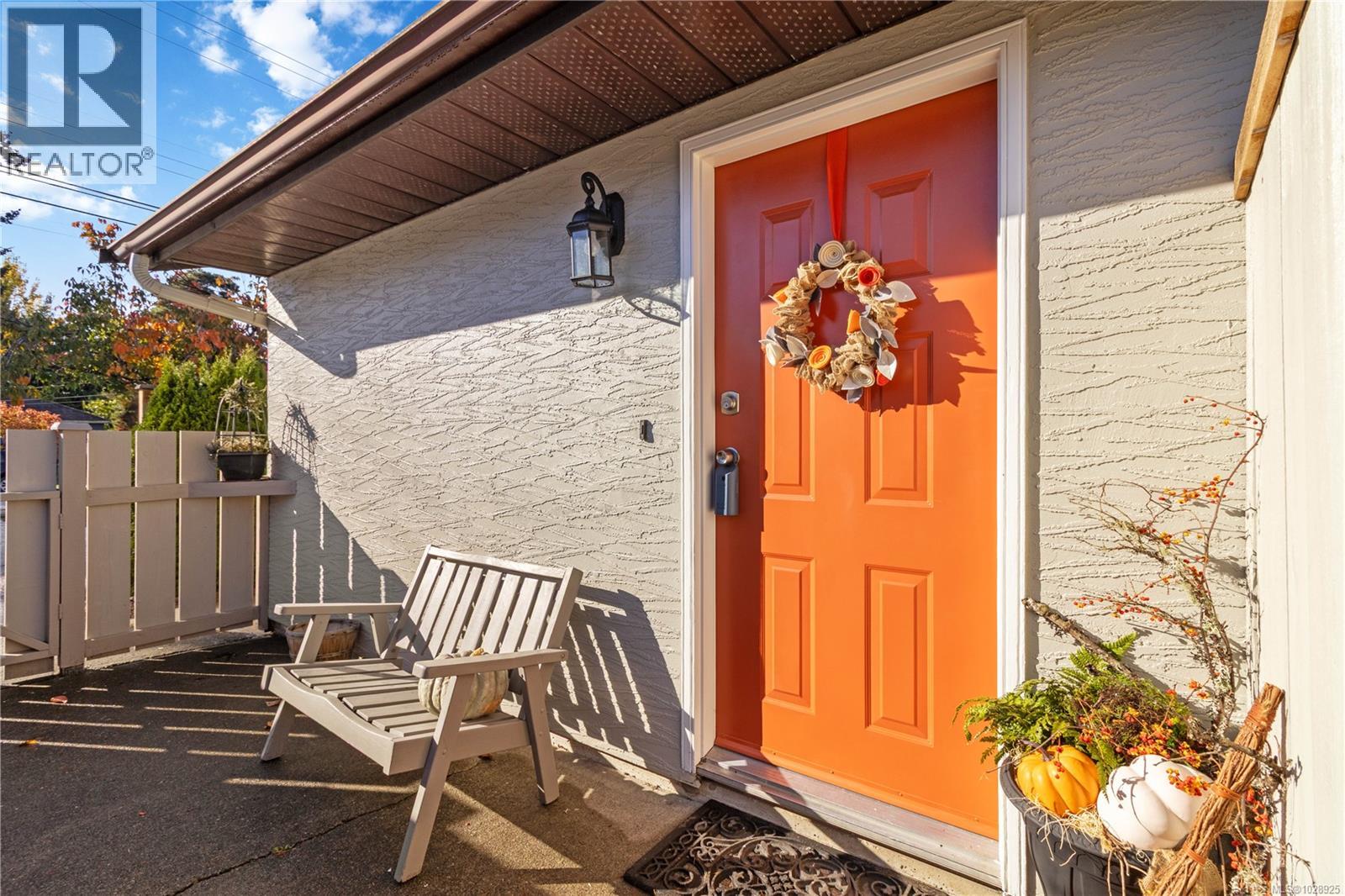 2 2034 Weiler Ave, Sidney, British Columbia  V8L 1R4 - Photo 29 - 1028925