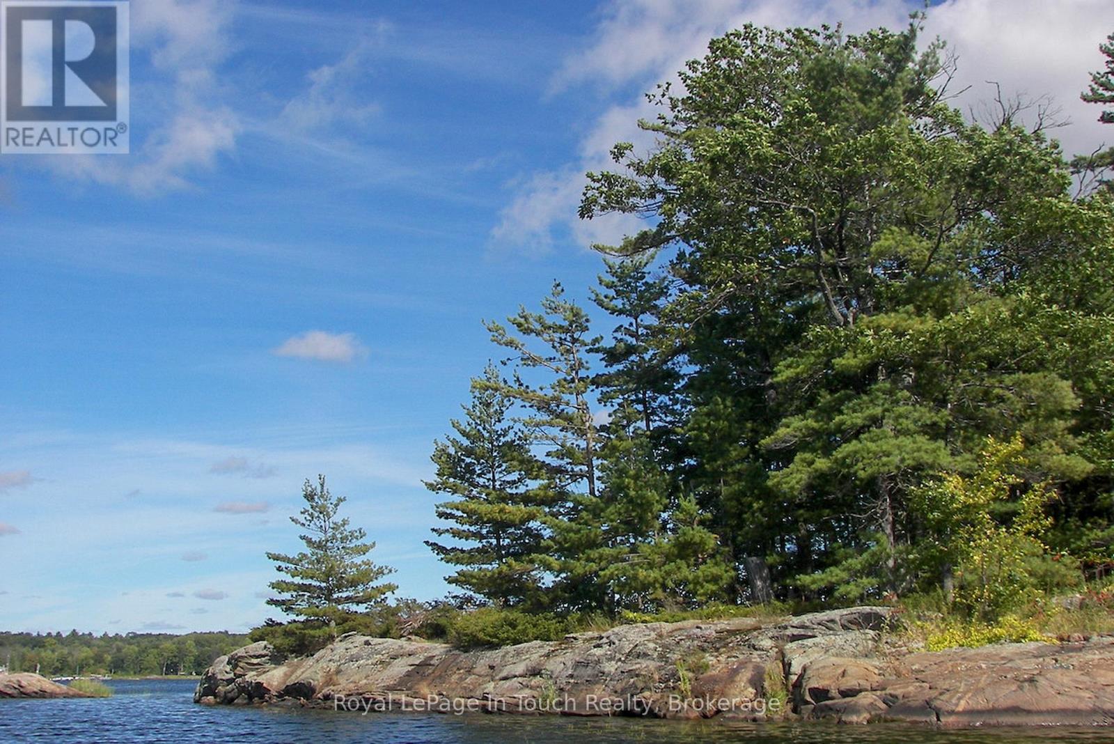 2 Island 880, Georgian Bay, Ontario  L0K 1S0 - Photo 4 - X12884198