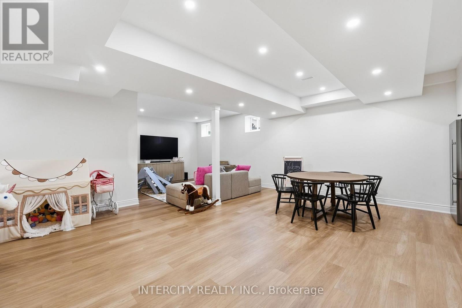 568 Grand Trunk Avenue, Vaughan, Ontario  L6A 0R4 - Photo 31 - N12884160