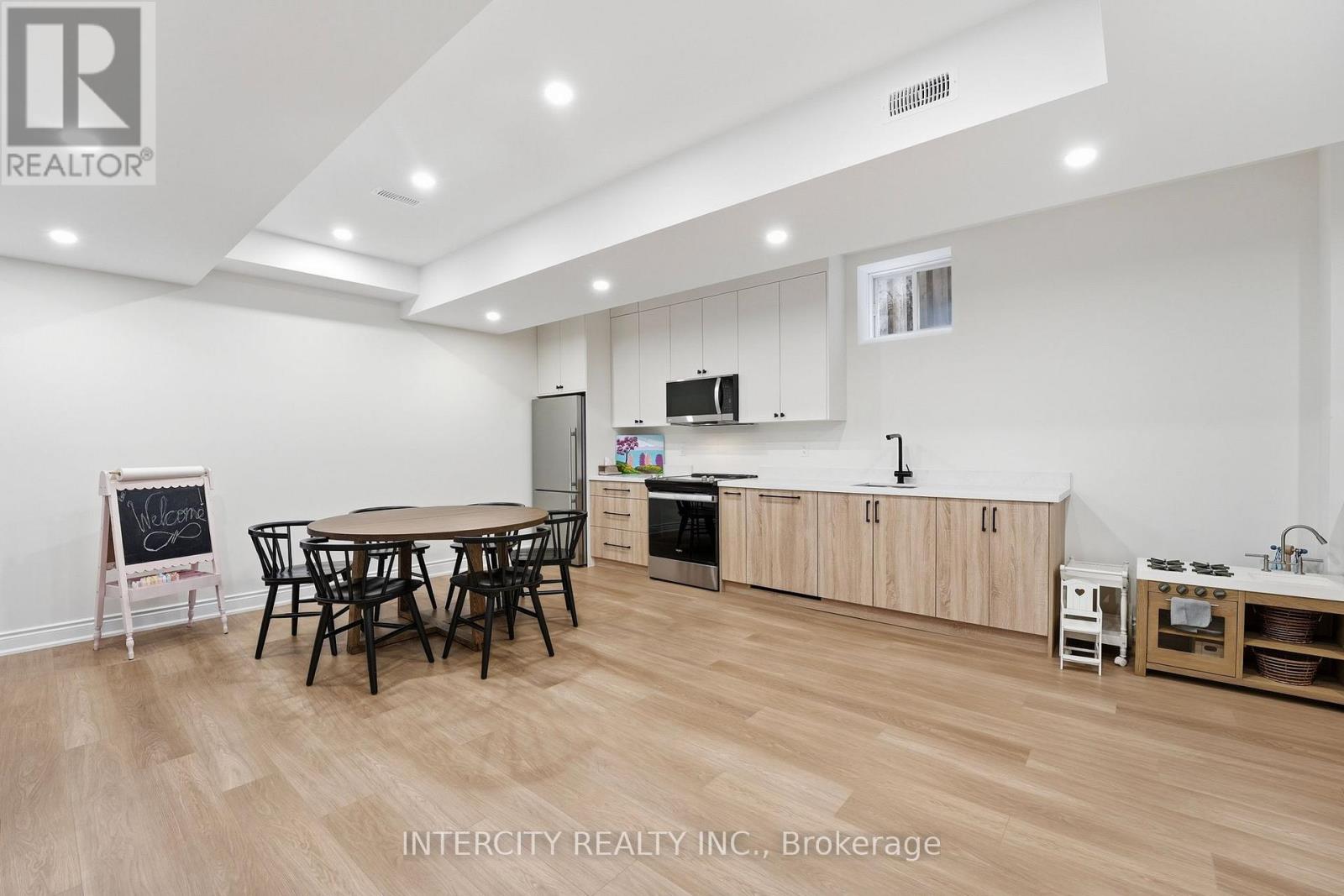 568 Grand Trunk Avenue, Vaughan, Ontario  L6A 0R4 - Photo 33 - N12884160