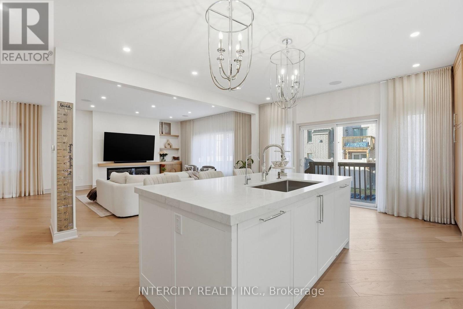 568 Grand Trunk Avenue, Vaughan, Ontario  L6A 0R4 - Photo 8 - N12884160