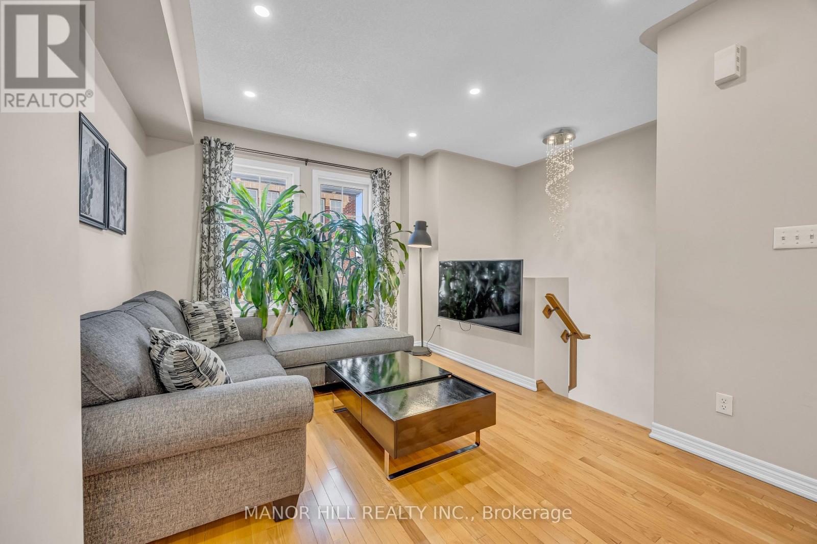 12 - 10 Porter Avenue W, Vaughan, Ontario  L4L 0H1 - Photo 4 - N12884178