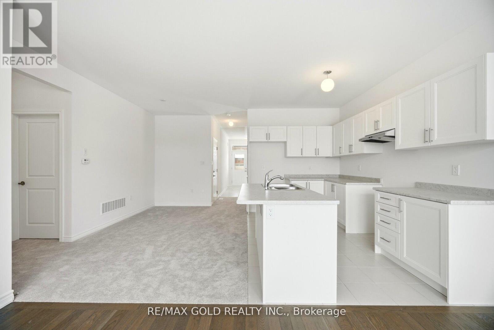 251 Wilcox Drive, Clearview, Ontario  L0M 1S0 - Photo 3 - S12884202