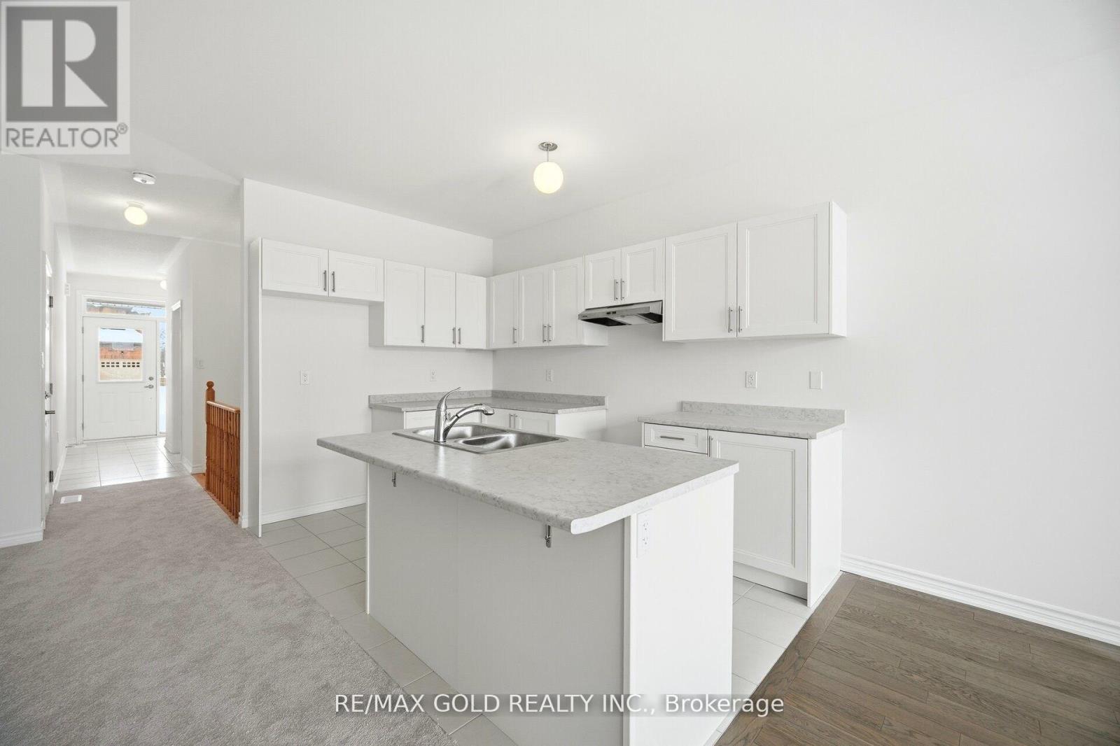 251 Wilcox Drive, Clearview, Ontario  L0M 1S0 - Photo 4 - S12884202