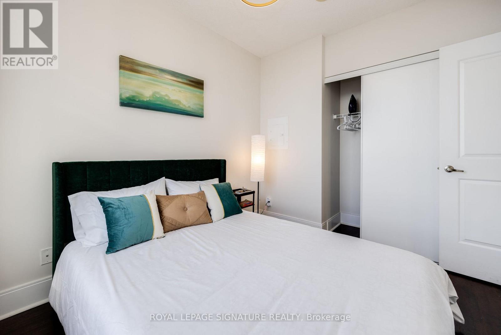 2908 - 330 Burnhamthorpe Road W, Mississauga, Ontario  L5B 0E1 - Photo 15 - W12884154