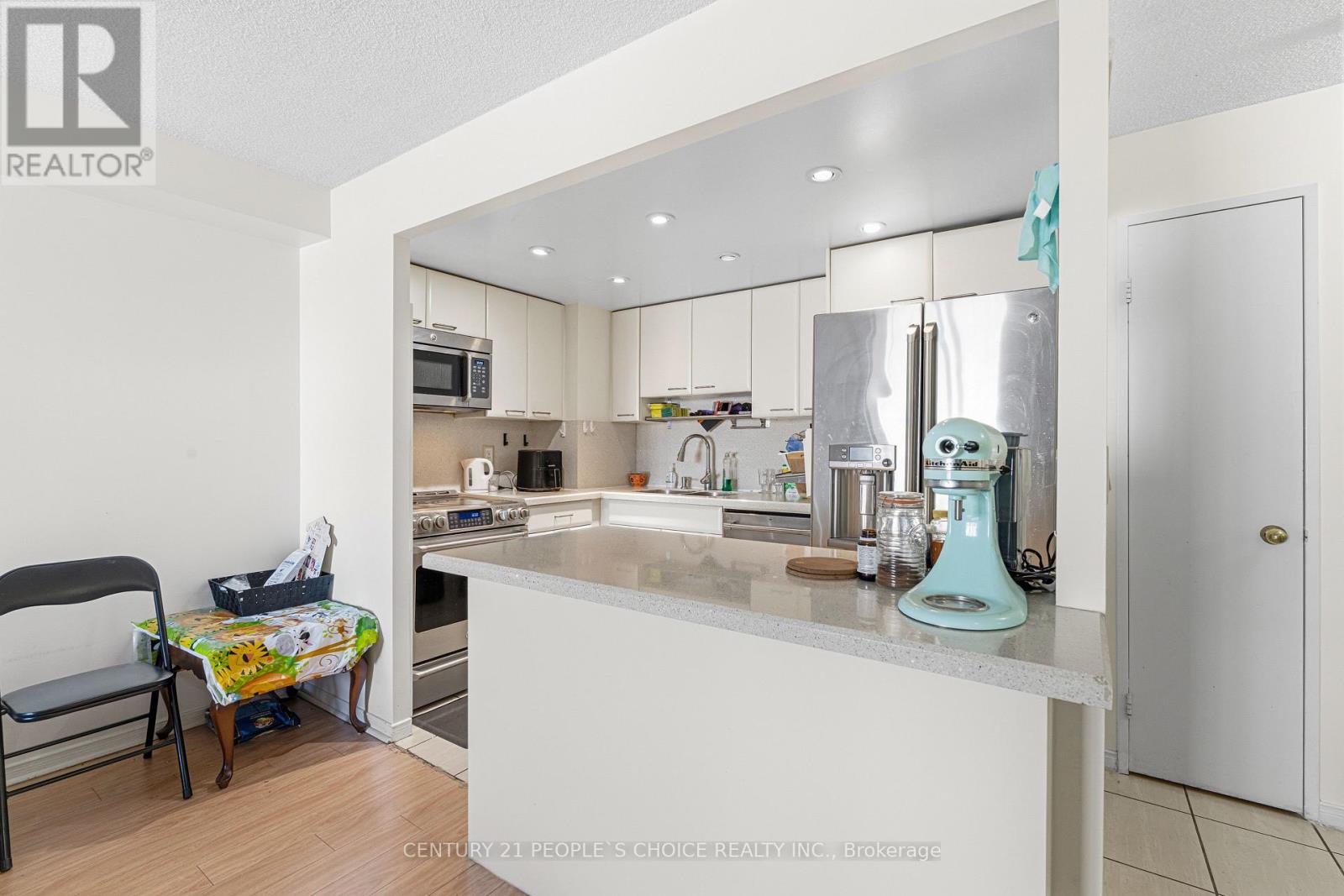 1413 - 155 Hillcrest Avenue, Mississauga, Ontario  L5B 3Z2 - Photo 12 - W12884194