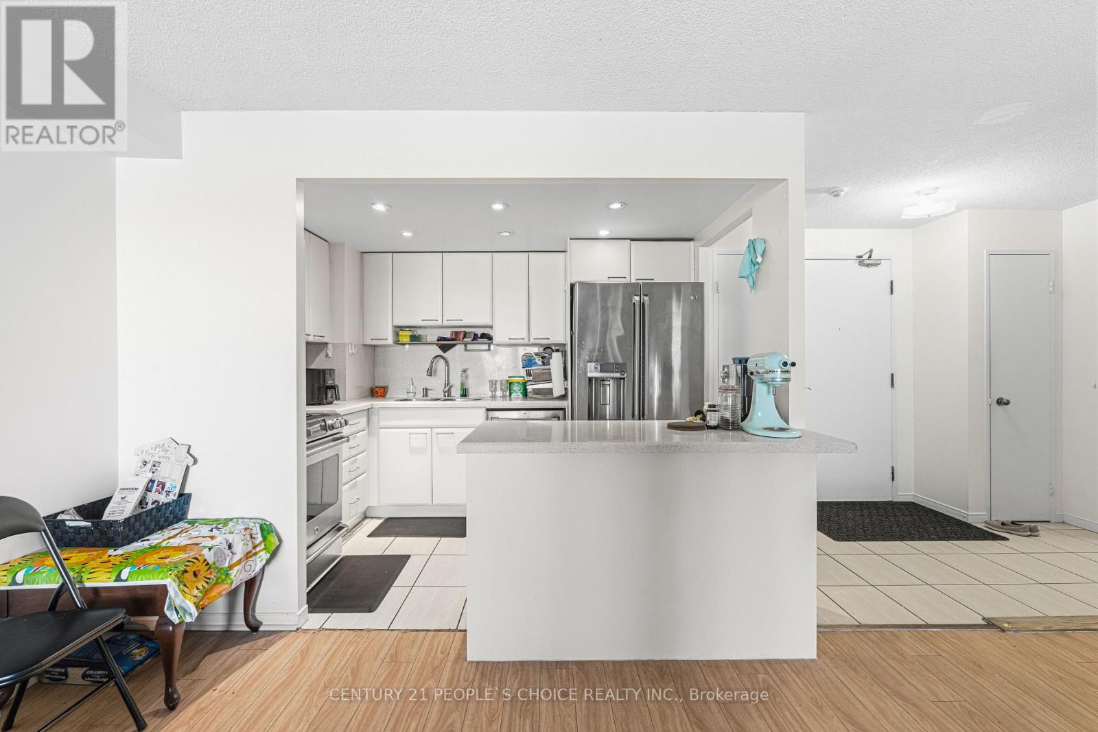 1413 - 155 Hillcrest Avenue, Mississauga, Ontario  L5B 3Z2 - Photo 14 - W12884194