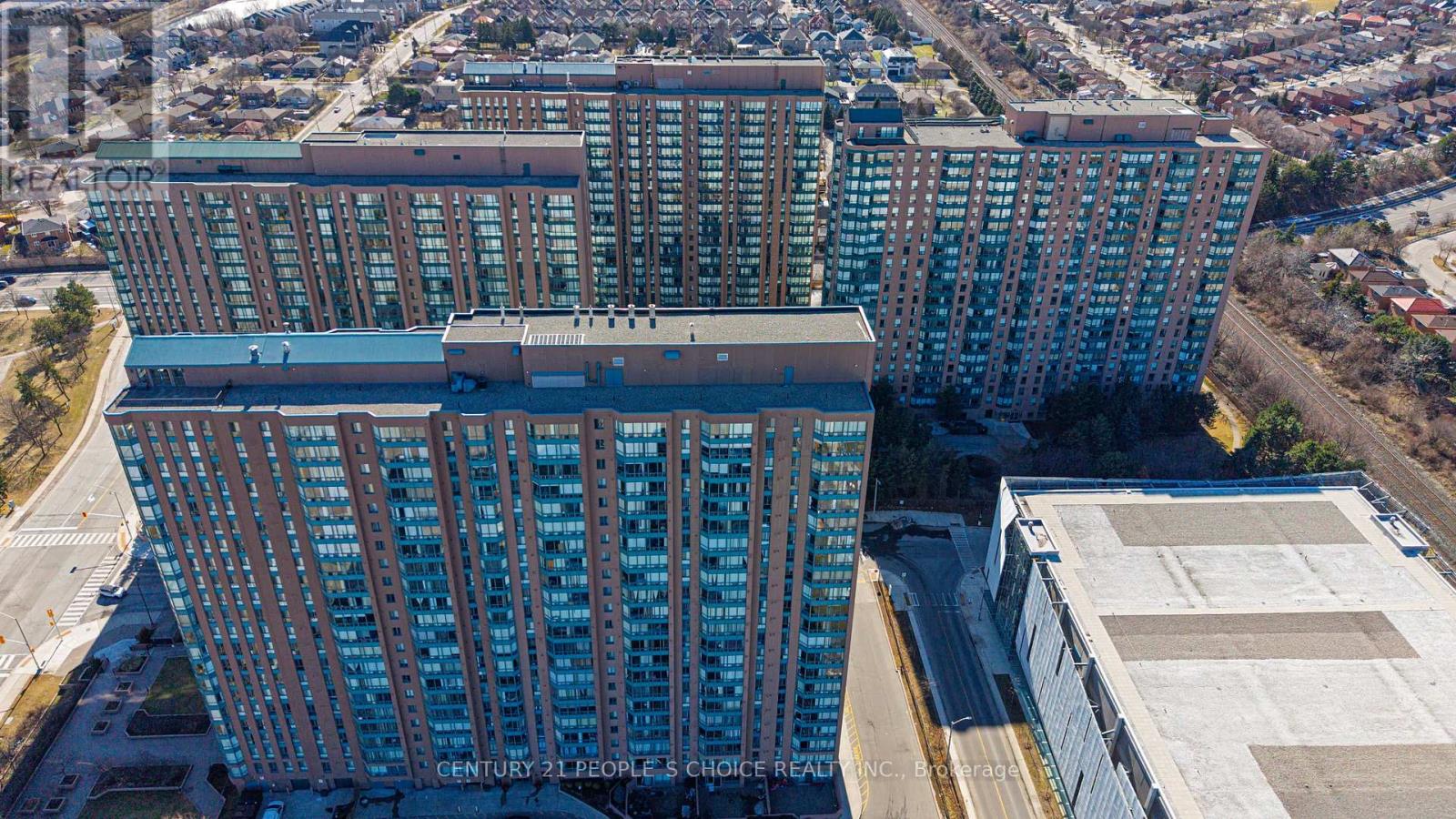 1413 - 155 Hillcrest Avenue, Mississauga, Ontario  L5B 3Z2 - Photo 5 - W12884194