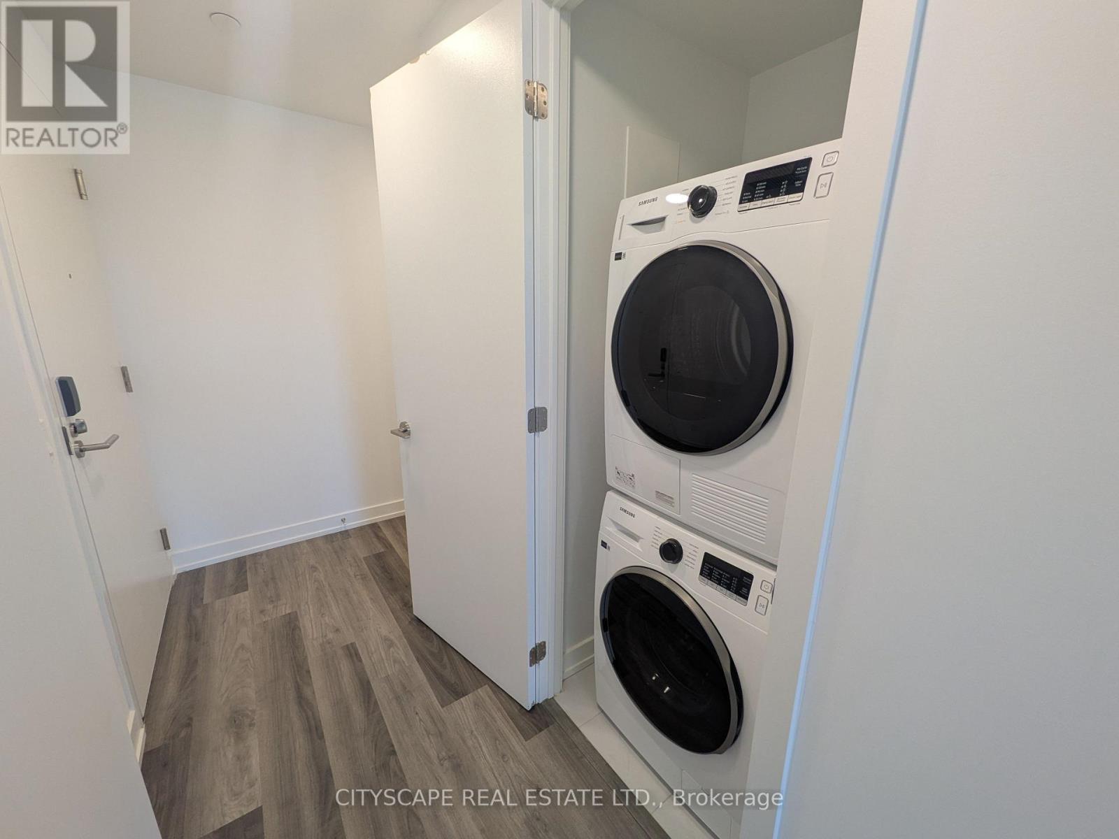 301 - 6 Chartwell Road, Toronto, Ontario  M8Z 0H2 - Photo 8 - W12884204
