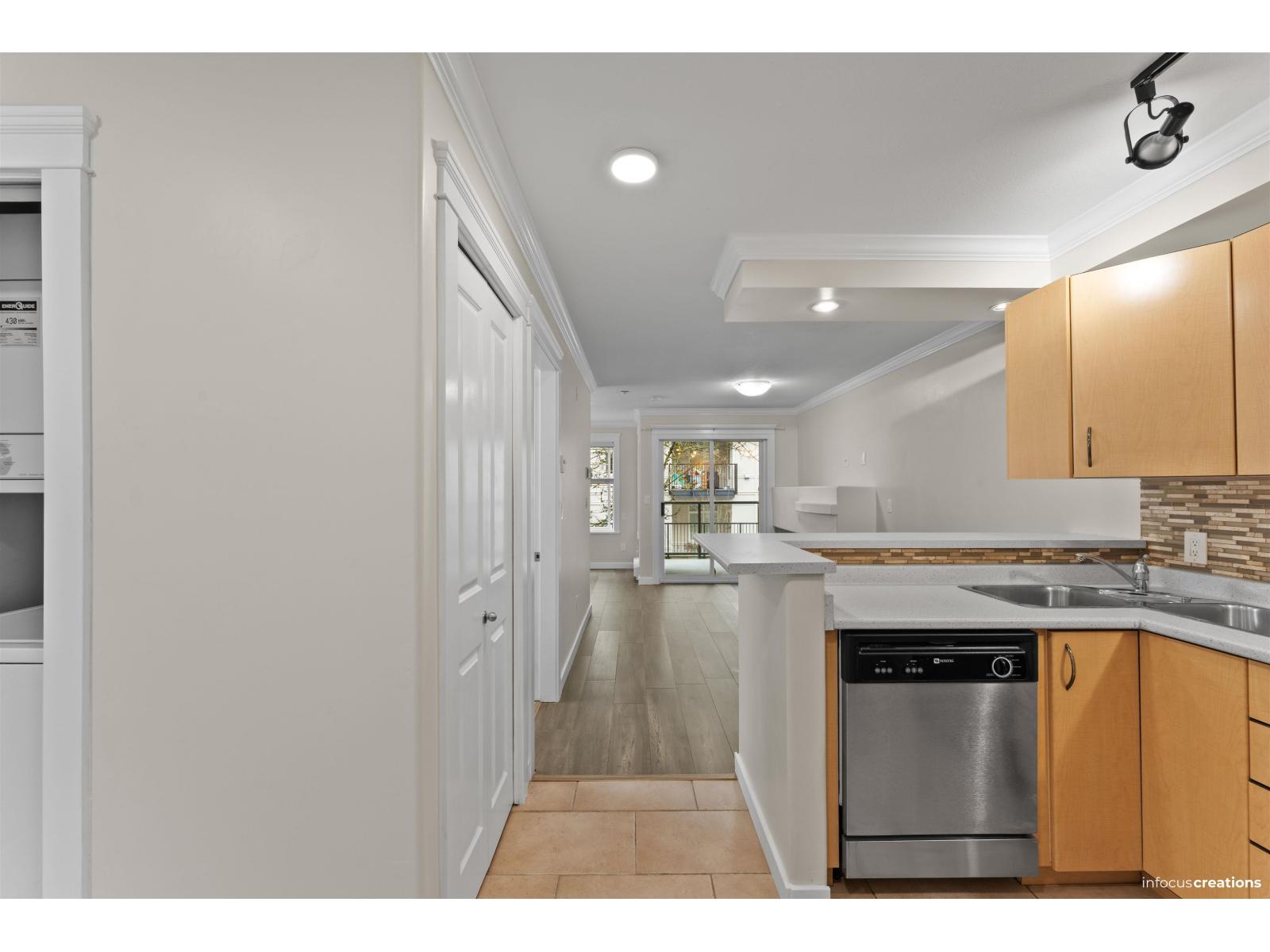 20200 56 Avenue, Langley, British Columbia  V3A 8S1 - Photo 2 - R3099811