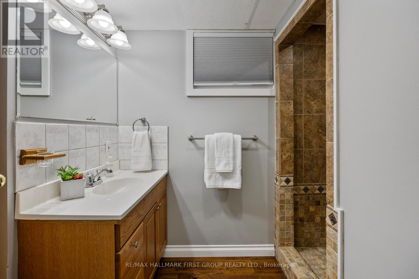 924 Mccullough Drive, Whitby (Downtown Whitby), Ontario  L1N 1C6 - Photo 31 - E12853050