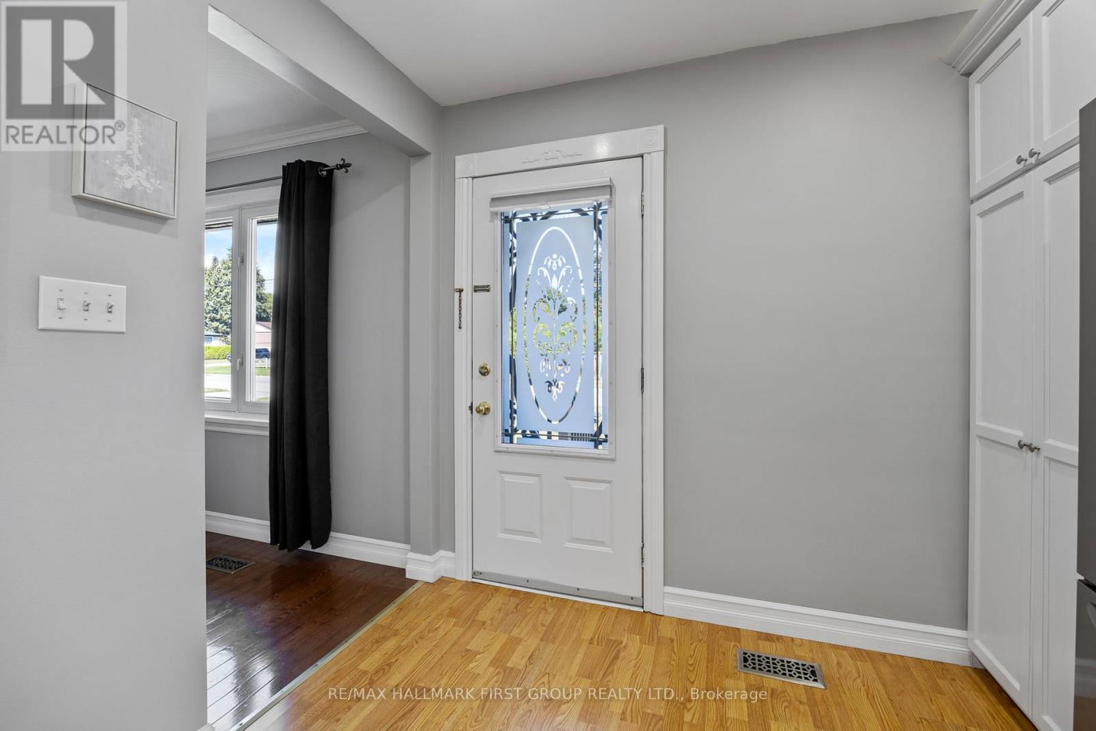 924 Mccullough Drive, Whitby (Downtown Whitby), Ontario  L1N 1C6 - Photo 8 - E12853050