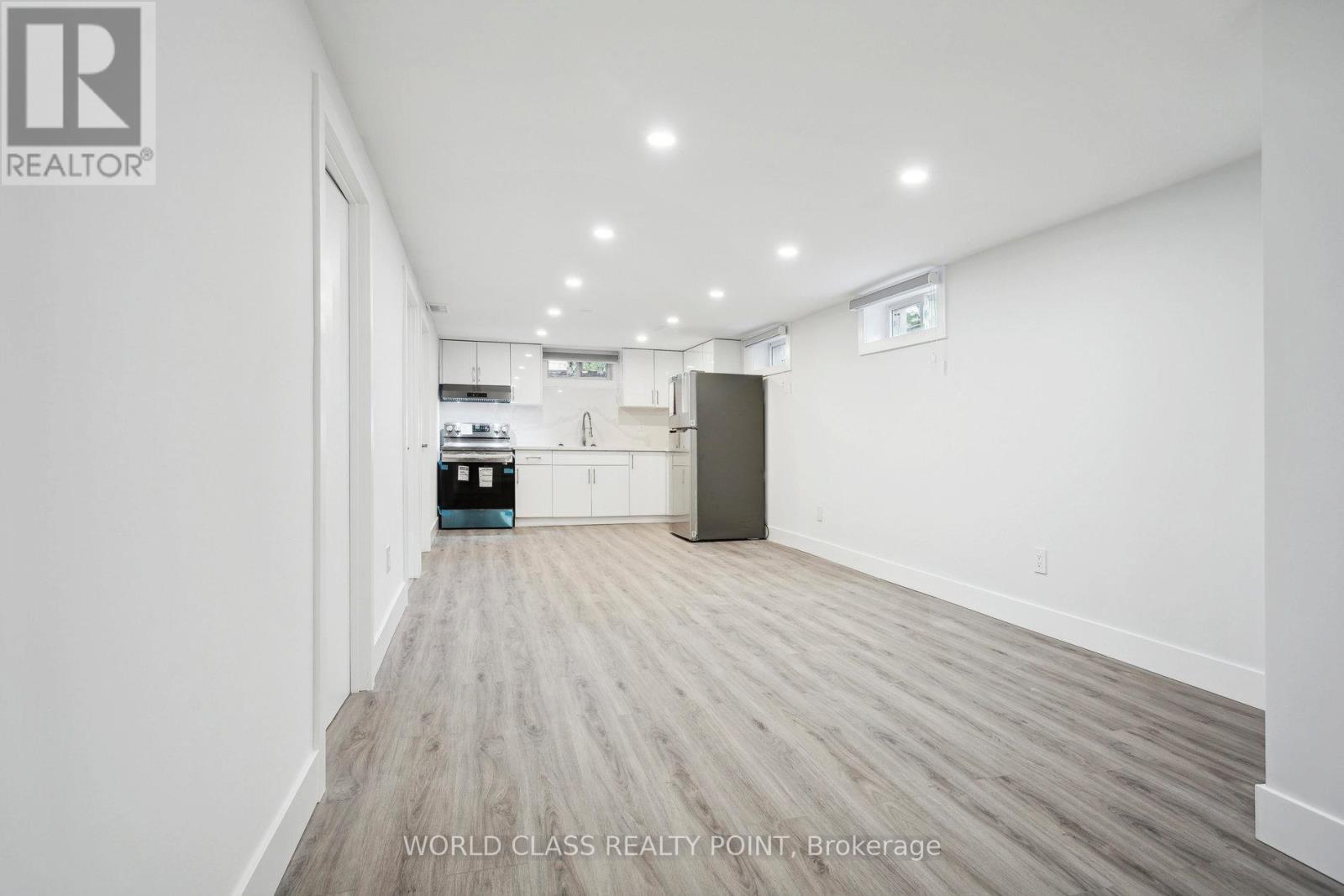 396 Hudson Drive, London East, Ontario  N5V 1E6 - Photo 11 - X12884164