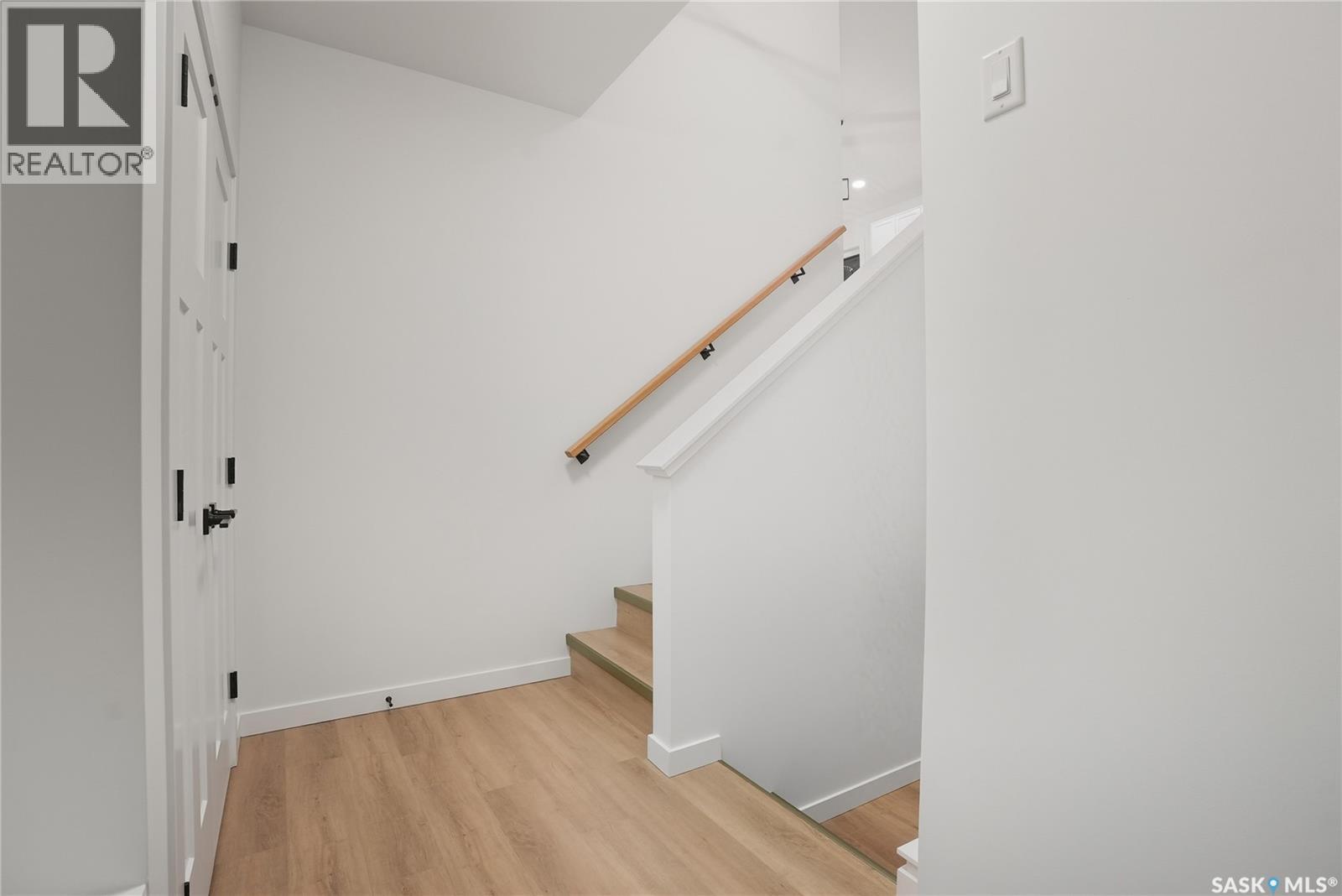 1170 Nightingale Terrace, Saskatoon, Saskatchewan  S7L 7R5 - Photo 3 - SK028767