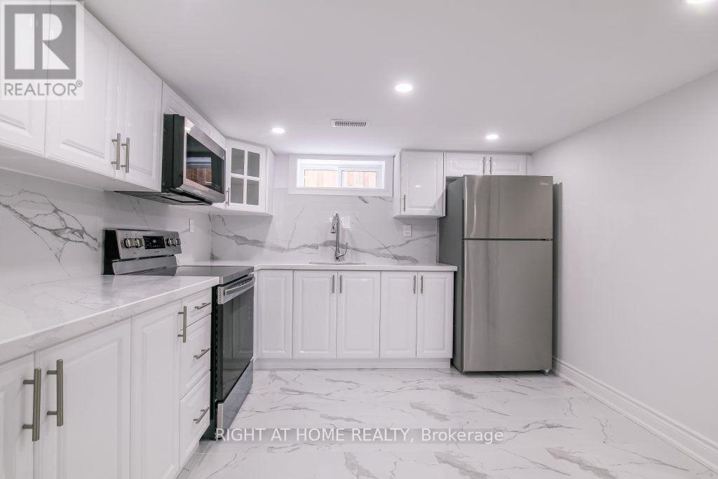 Bsmt - 39 Porter Crescent, Toronto, Ontario  M1P 1E8 - Photo 6 - E12881314