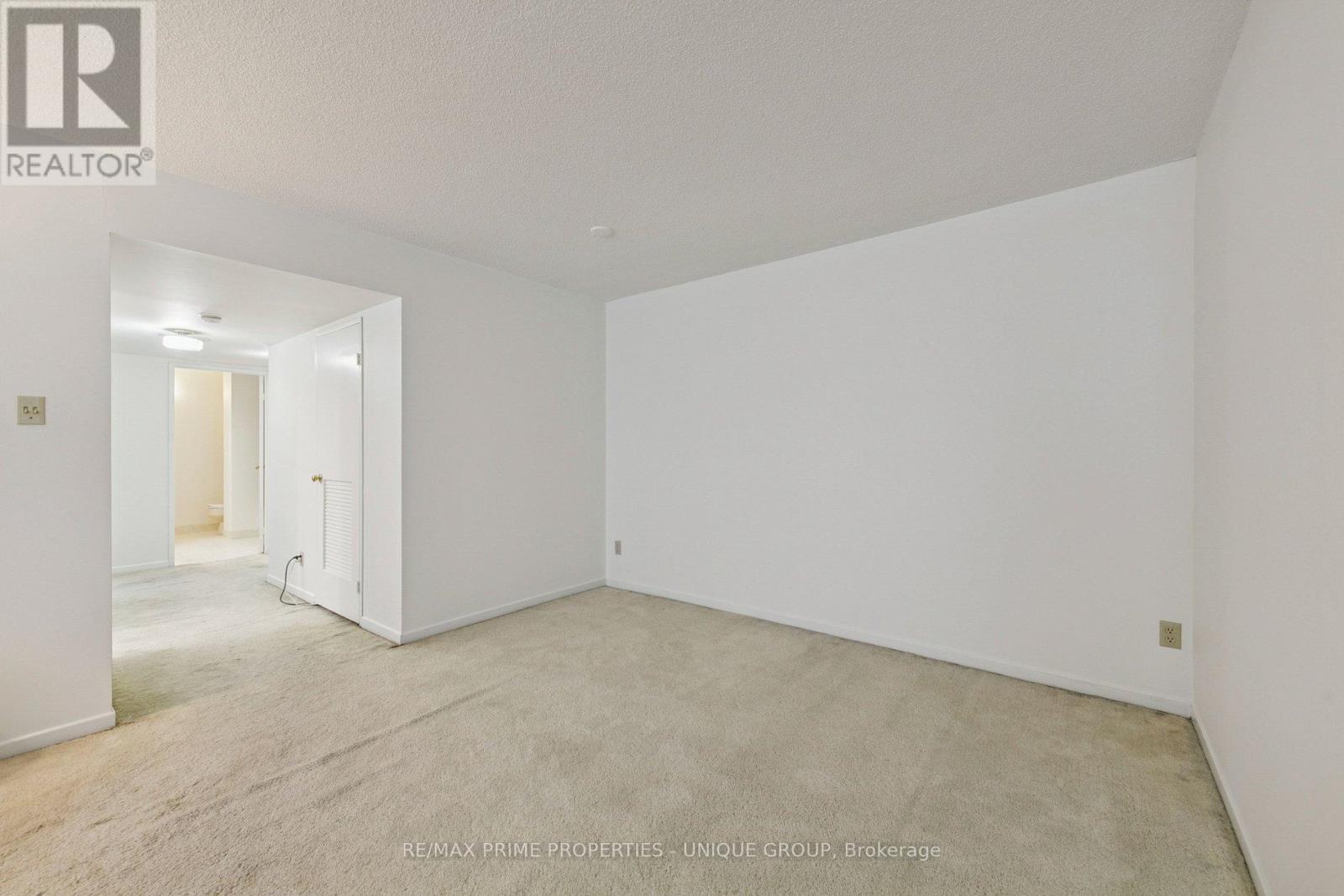 1801 - 1300 Bloor Street, Mississauga, Ontario  L4Y 3Z2 - Photo 13 - W12838990