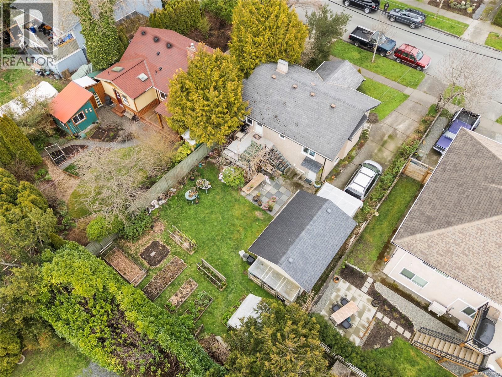 2614 Scott St, Victoria, British Columbia  V8R 4H9 - Photo 6 - 1028777