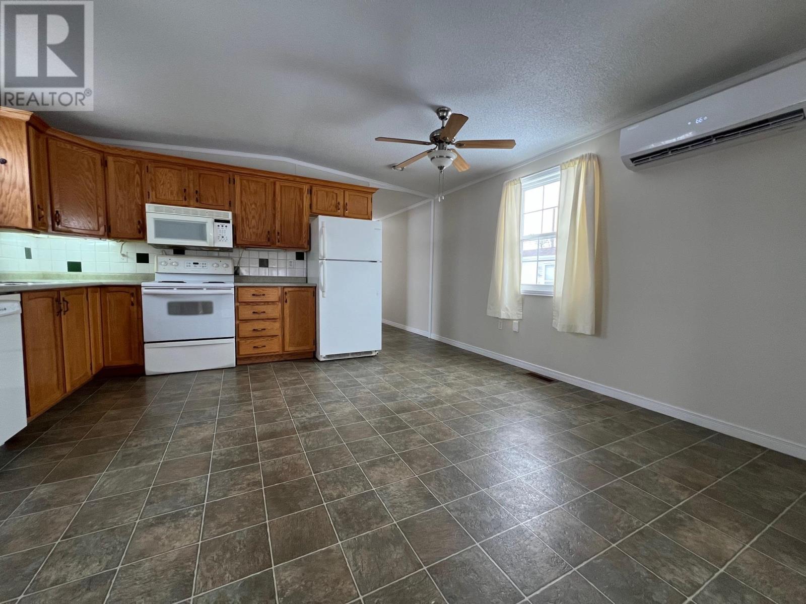 18 Dale Drive, Summerside, Prince Edward Island  C1N 4T4 - Photo 3 - 202529309