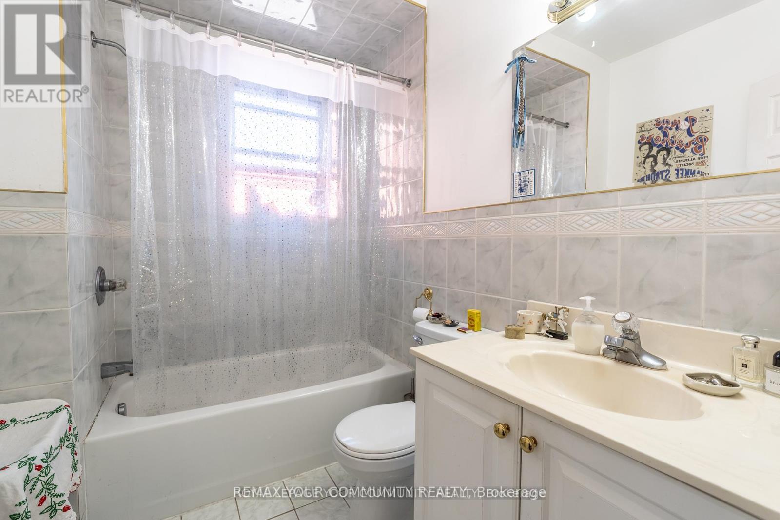 Upper - 149 Dovercourt Road, Toronto, Ontario  M6J 3C5 - Photo 13 - C12884230