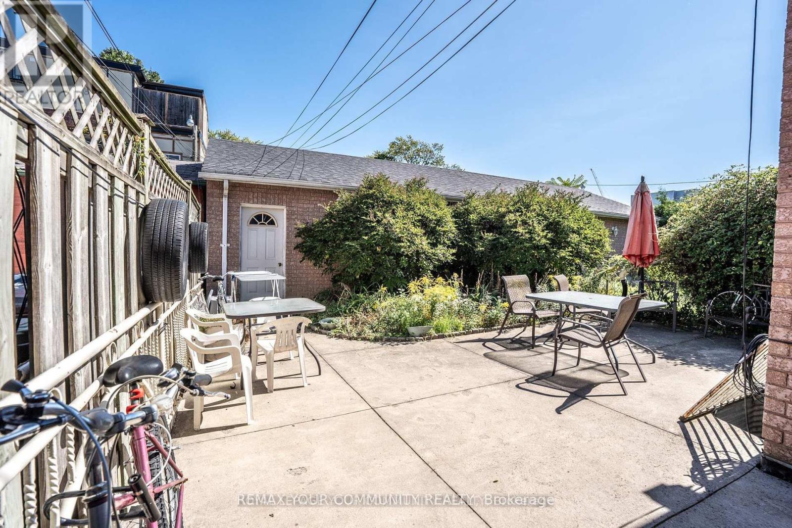 Upper - 149 Dovercourt Road, Toronto, Ontario  M6J 3C5 - Photo 22 - C12884230